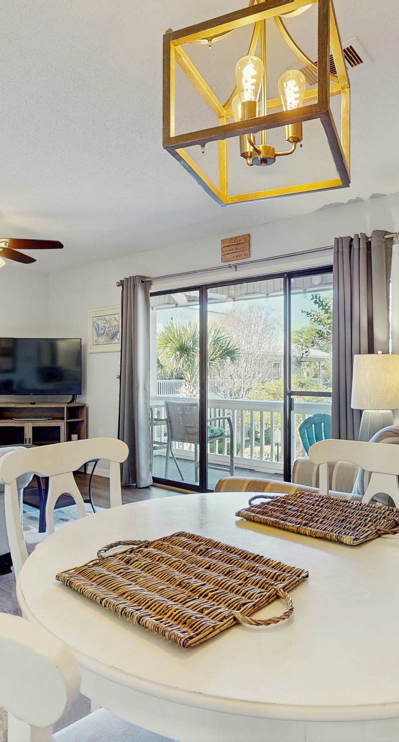 Cozy coastal condo, dog friendly with shared pool and close to beach