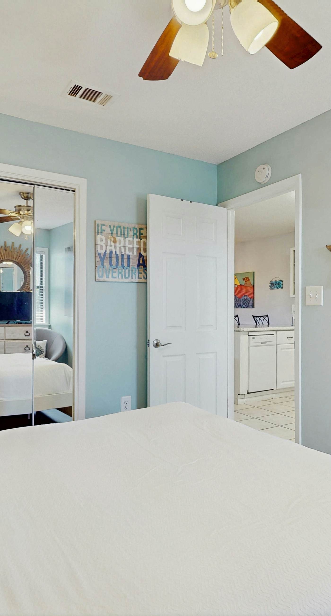 Cozy coastal condo, dog friendly with shared pool and close to beach