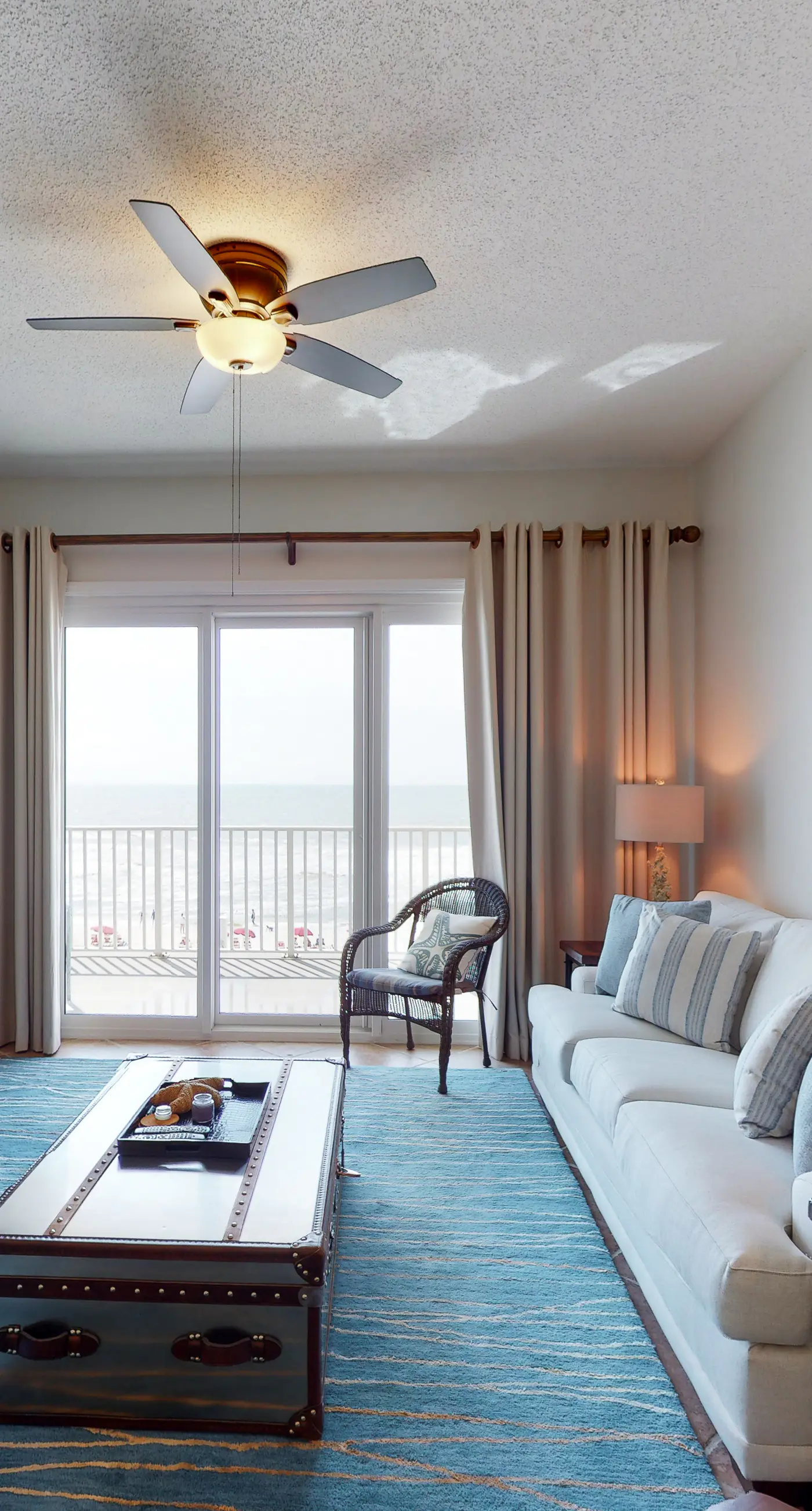 Inviting Gulf-front condo In Perdido Key with waterfront pool/hot tub and oceanfront balcony