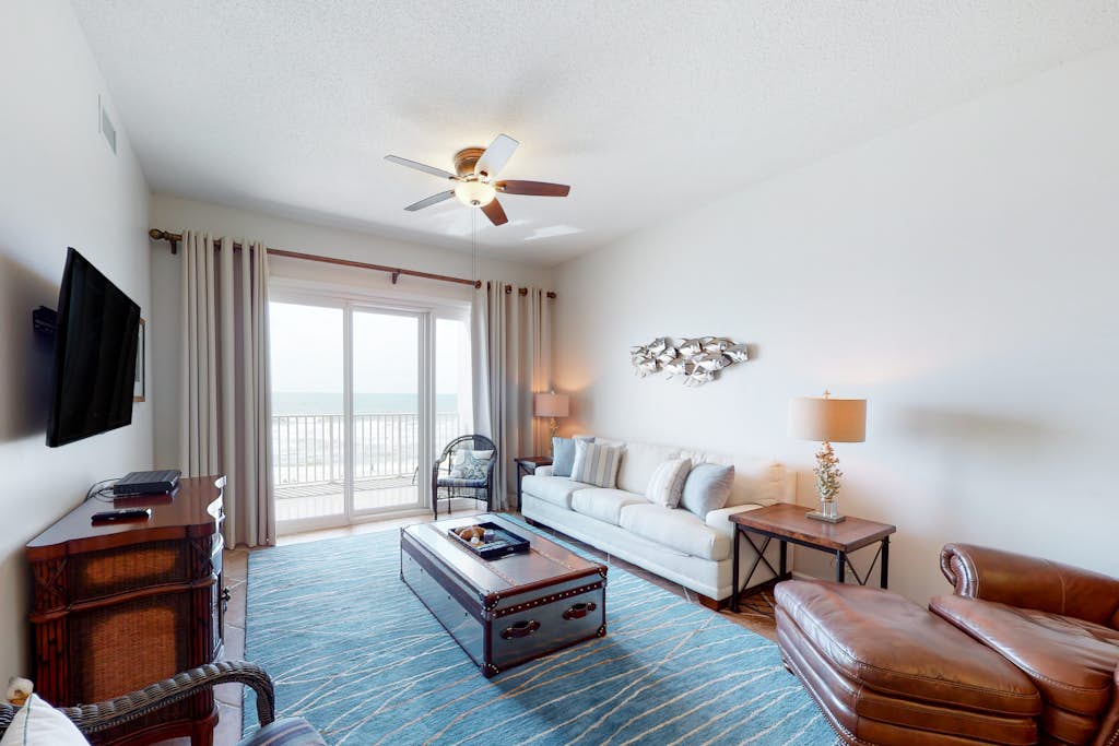 Inviting Gulf-front condo In Perdido Key with waterfront pool/hot tub and oceanfront balcony