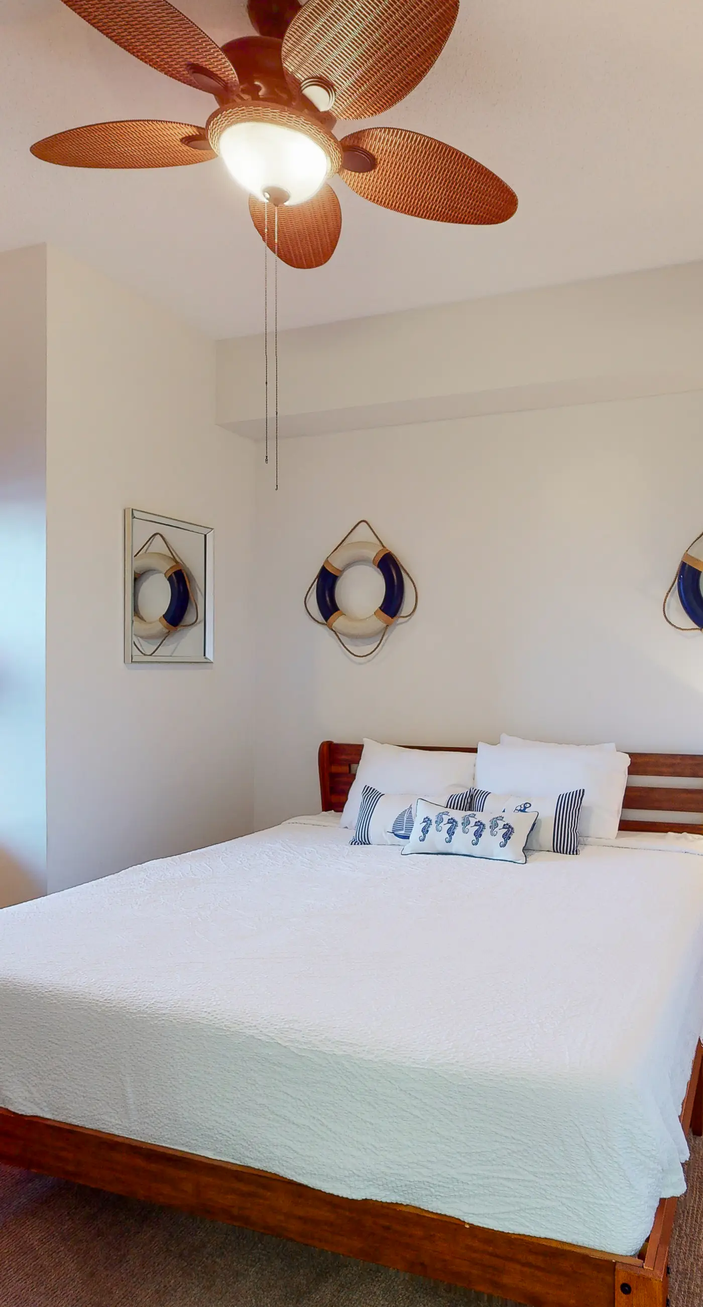 Inviting Gulf-front condo In Perdido Key with waterfront pool/hot tub and oceanfront balcony