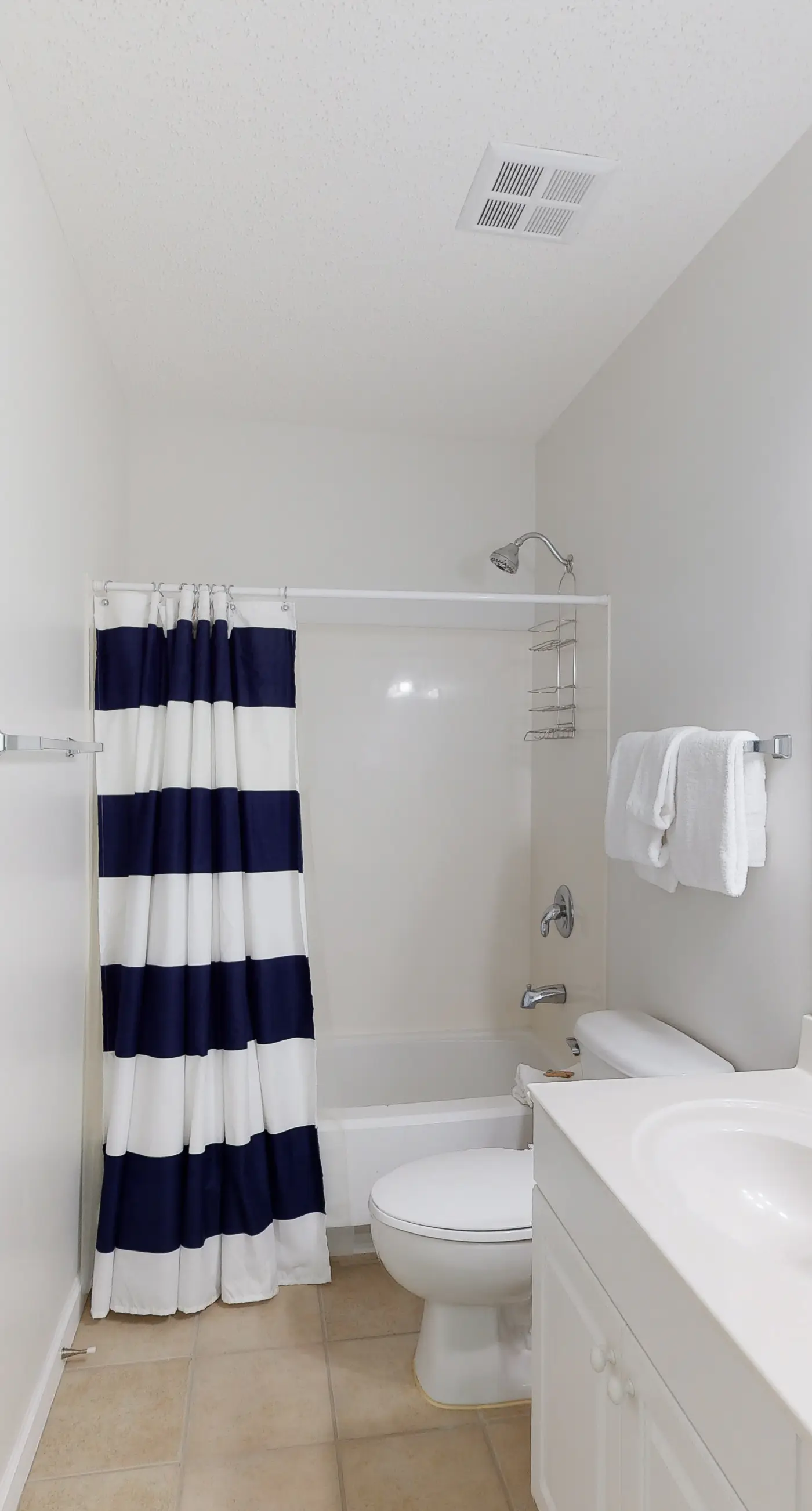 Inviting Gulf-front condo In Perdido Key with waterfront pool/hot tub and oceanfront balcony