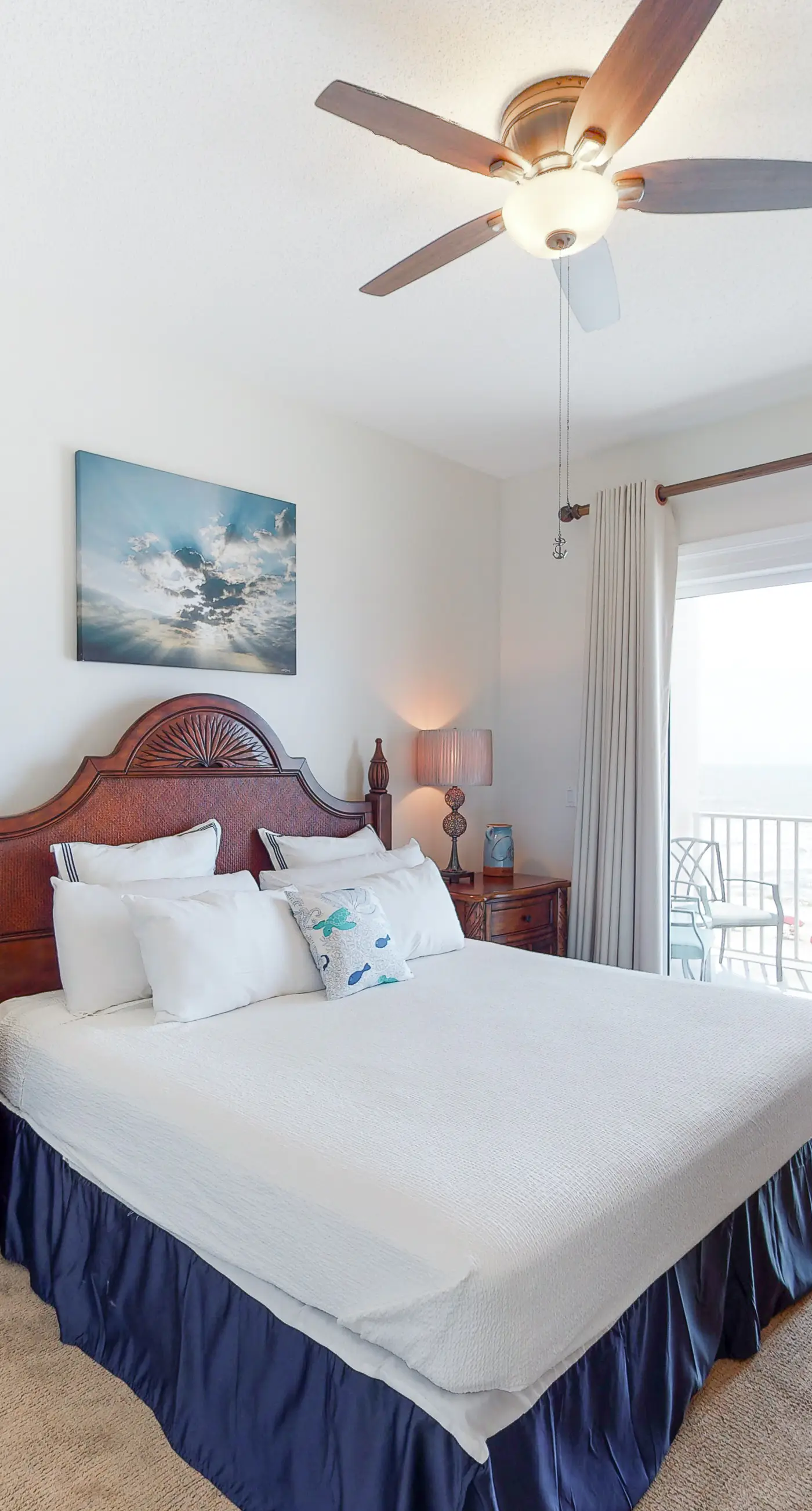 Inviting Gulf-front condo In Perdido Key with waterfront pool/hot tub and oceanfront balcony