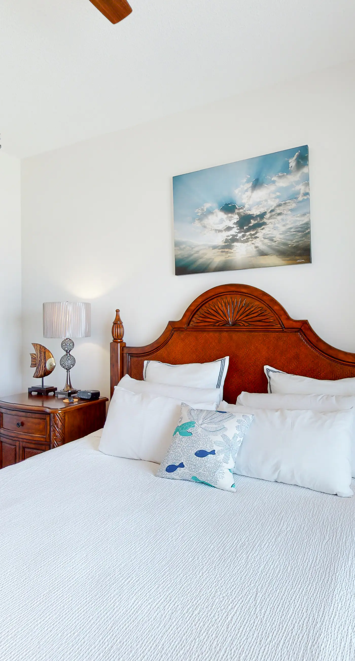 Inviting Gulf-front condo In Perdido Key with waterfront pool/hot tub and oceanfront balcony