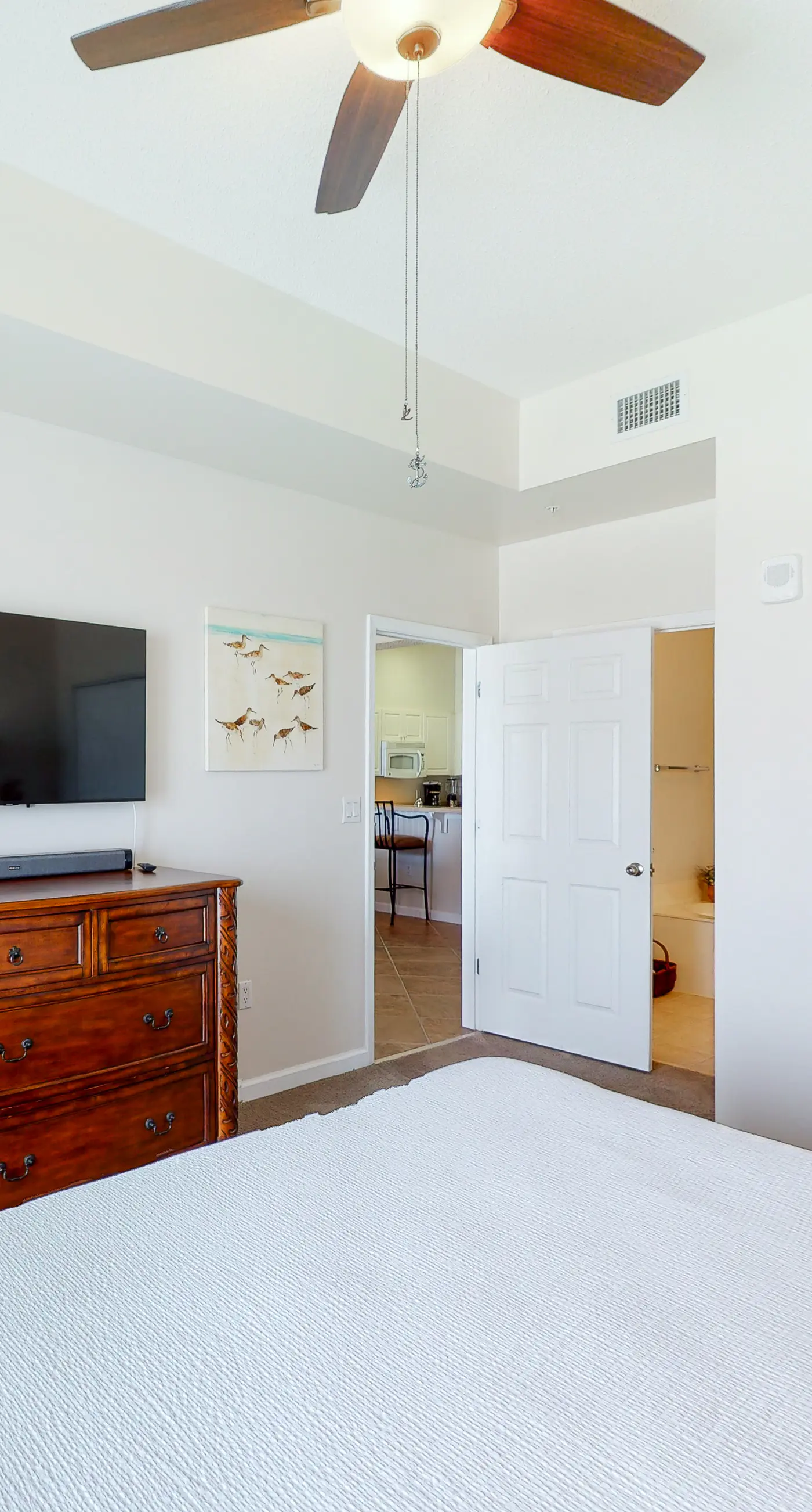 Inviting Gulf-front condo In Perdido Key with waterfront pool/hot tub and oceanfront balcony