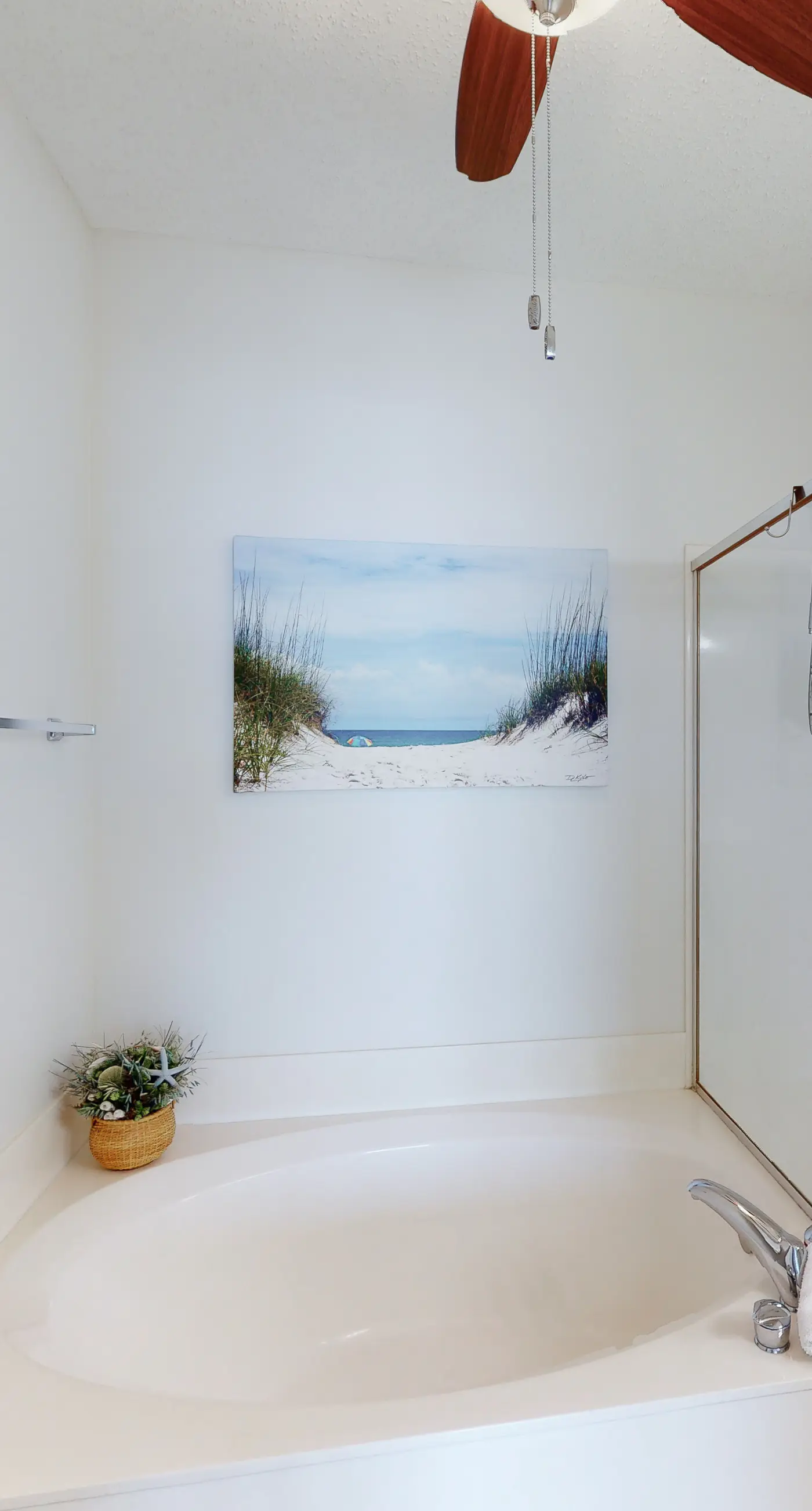 Inviting Gulf-front condo In Perdido Key with waterfront pool/hot tub and oceanfront balcony