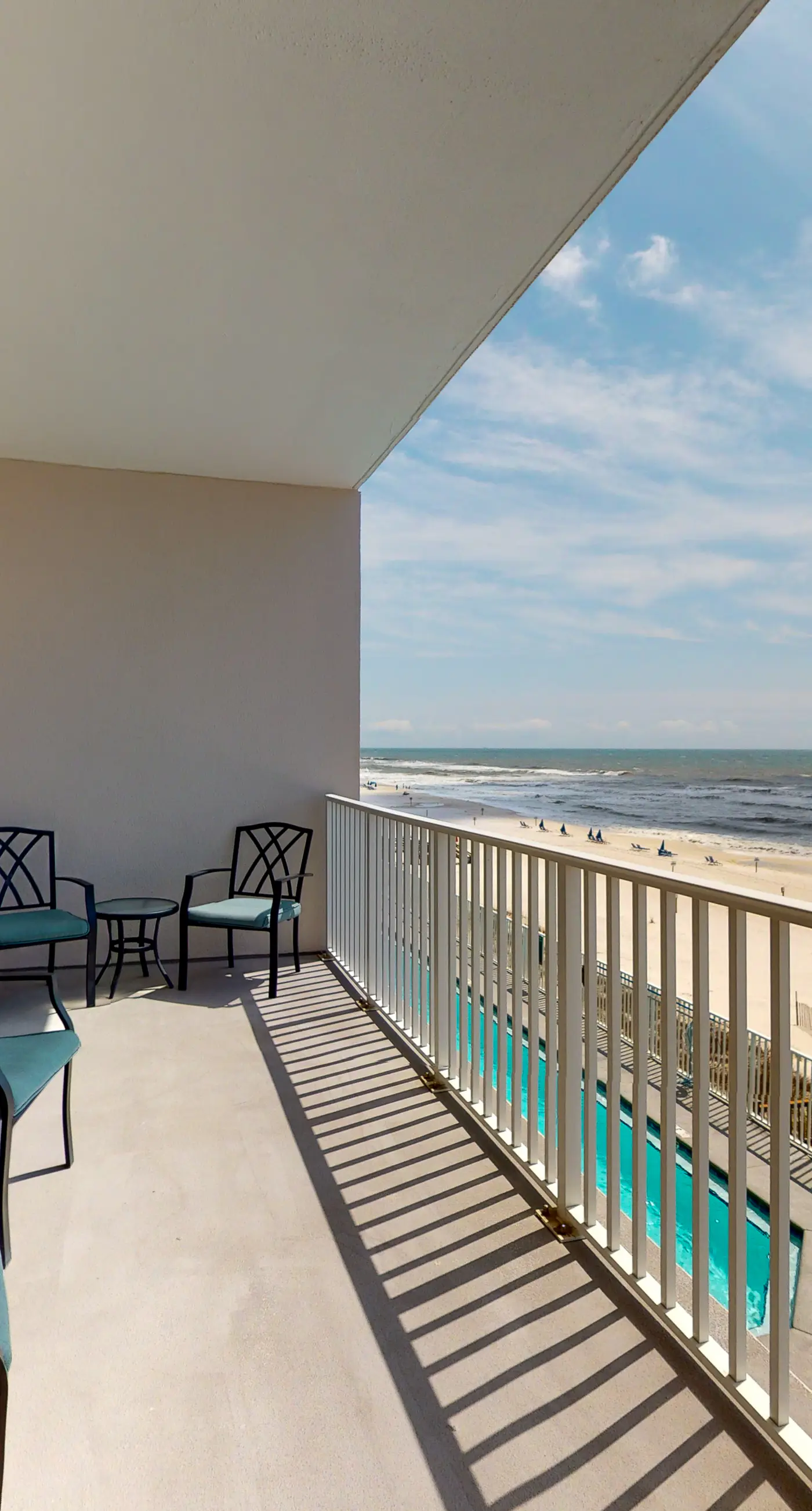 Inviting Gulf-front condo In Perdido Key with waterfront pool/hot tub and oceanfront balcony