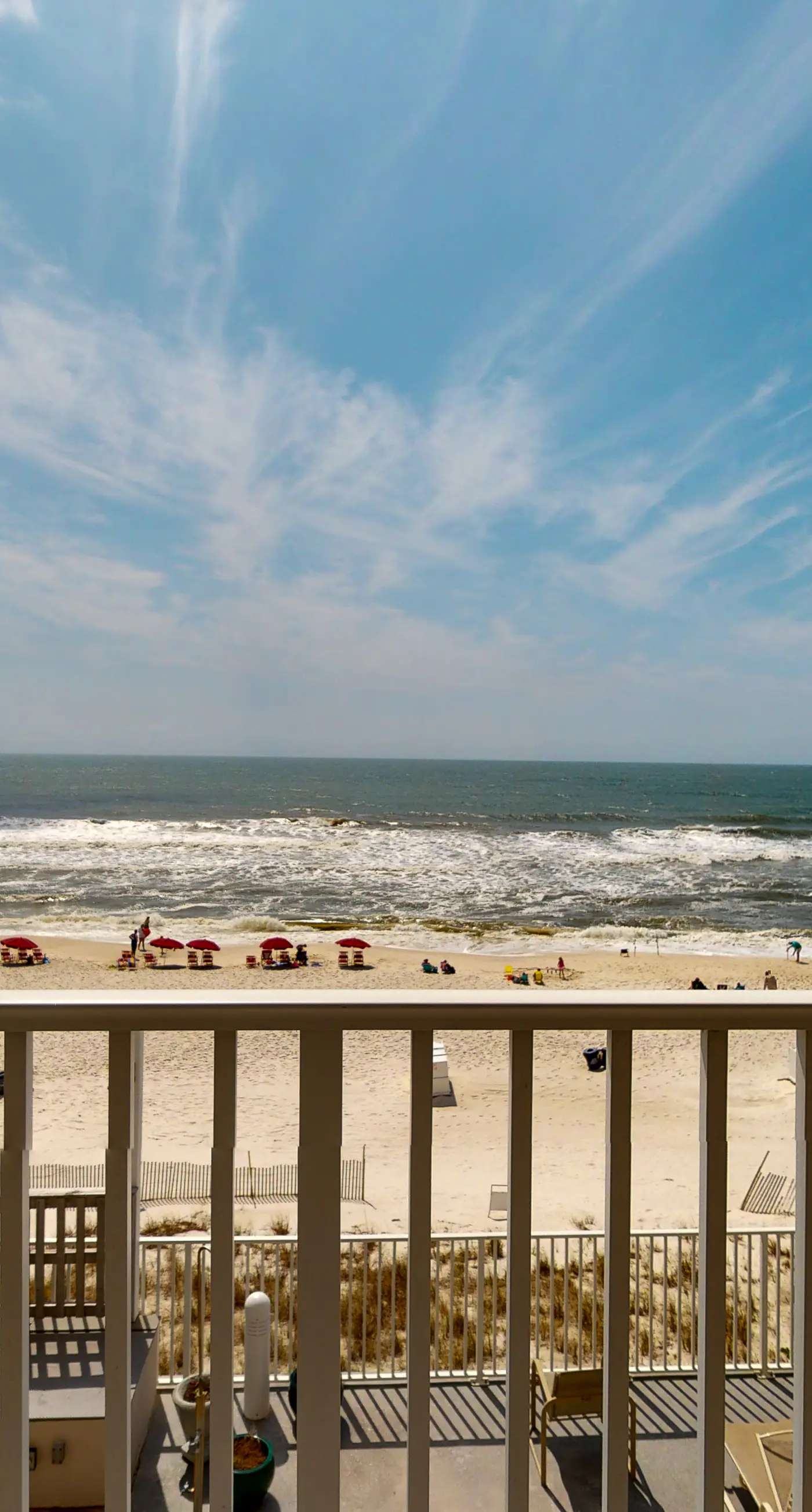 Inviting Gulf-front condo In Perdido Key with waterfront pool/hot tub and oceanfront balcony