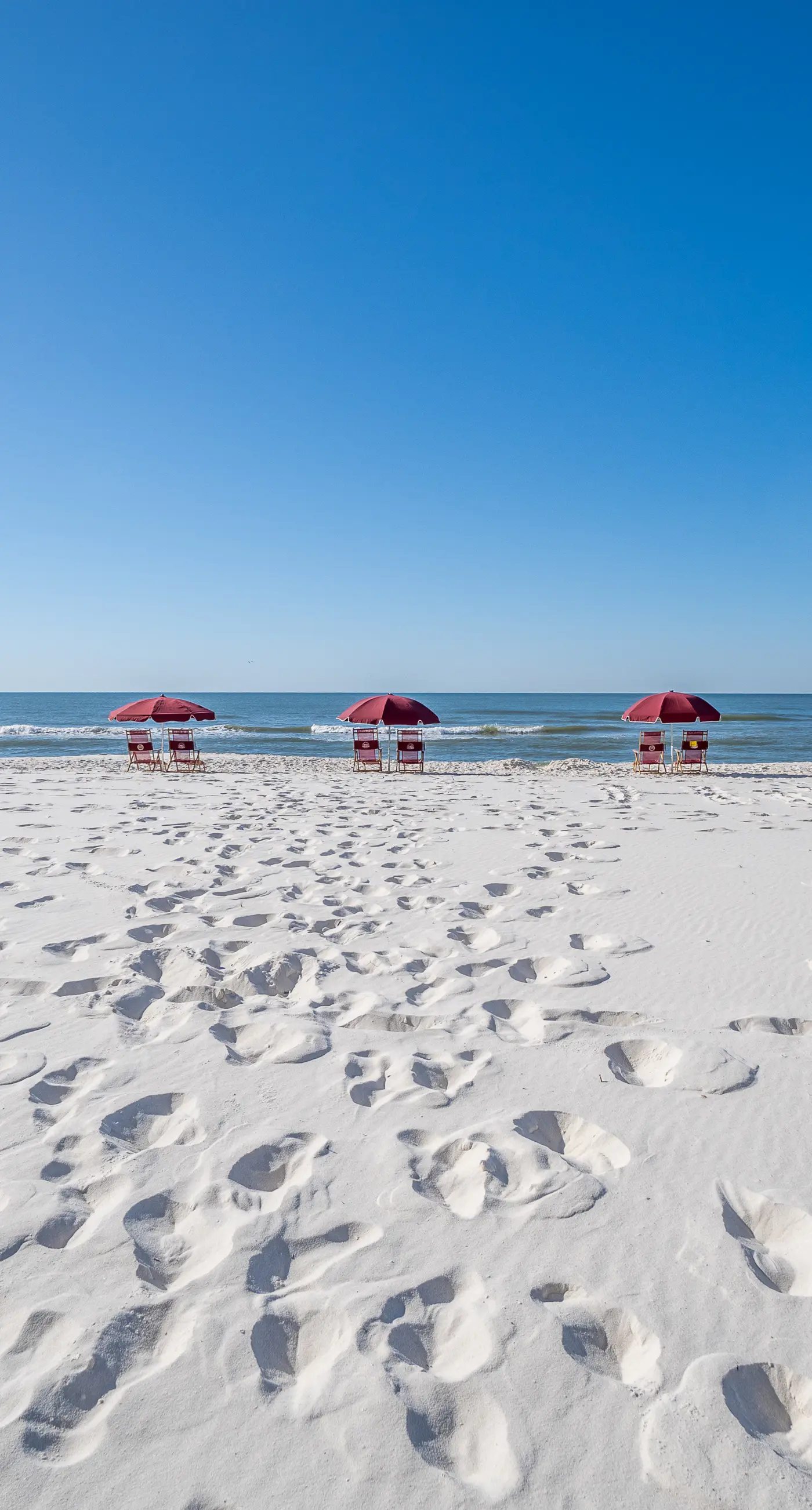 Inviting Gulf-front condo In Perdido Key with waterfront pool/hot tub and oceanfront balcony