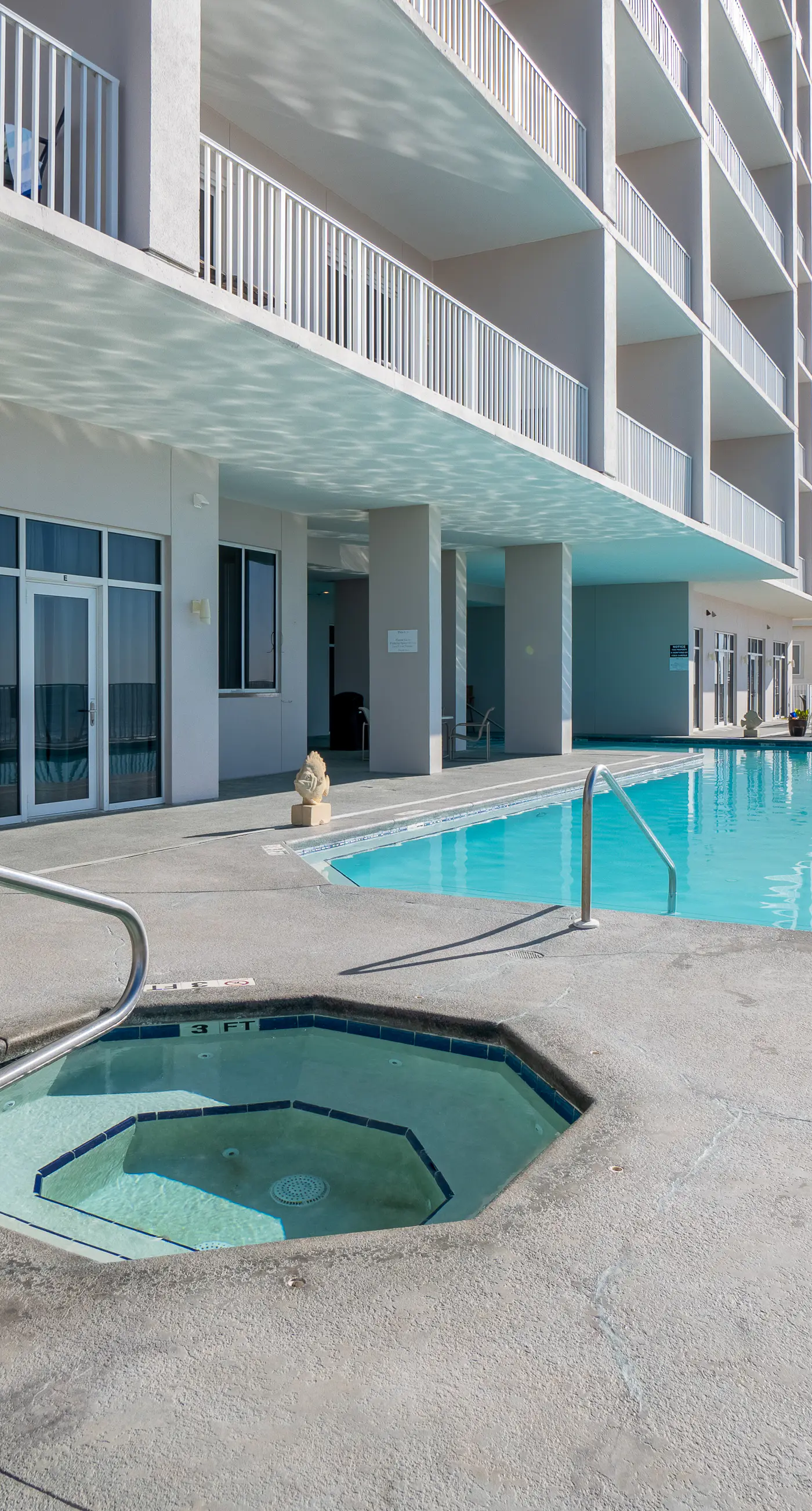 Inviting Gulf-front condo In Perdido Key with waterfront pool/hot tub and oceanfront balcony