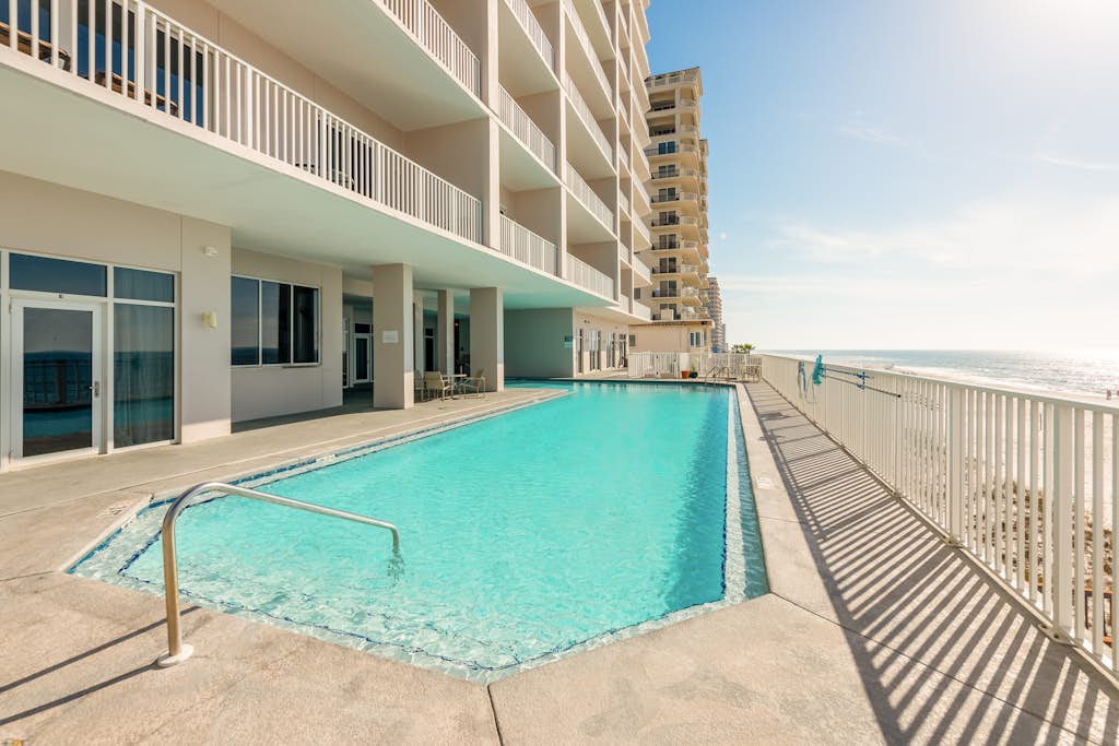 Inviting Gulf-front condo In Perdido Key with waterfront pool/hot tub and oceanfront balcony