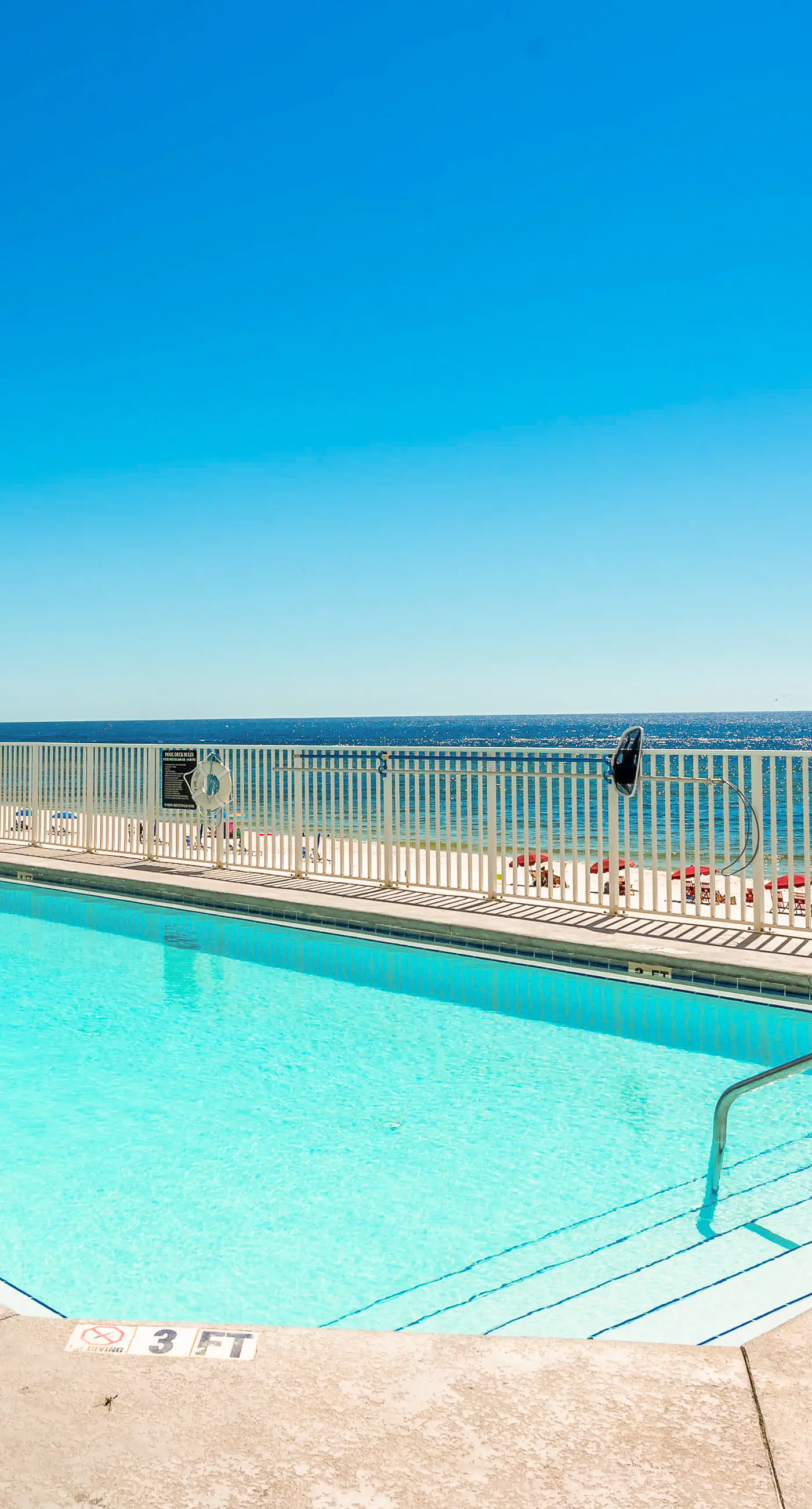 Inviting Gulf-front condo In Perdido Key with waterfront pool/hot tub and oceanfront balcony