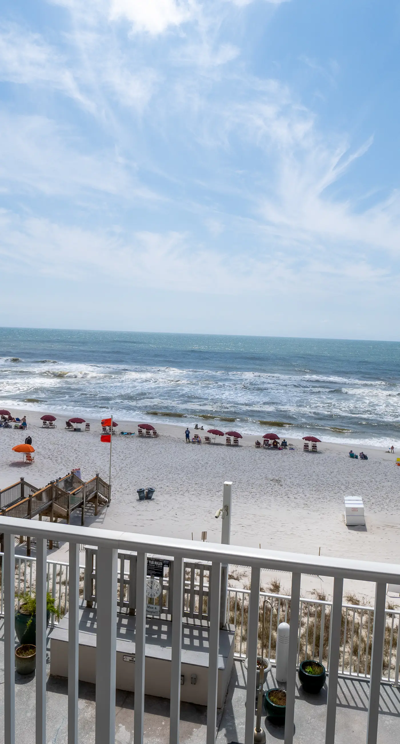 Inviting Gulf-front condo In Perdido Key with waterfront pool/hot tub and oceanfront balcony
