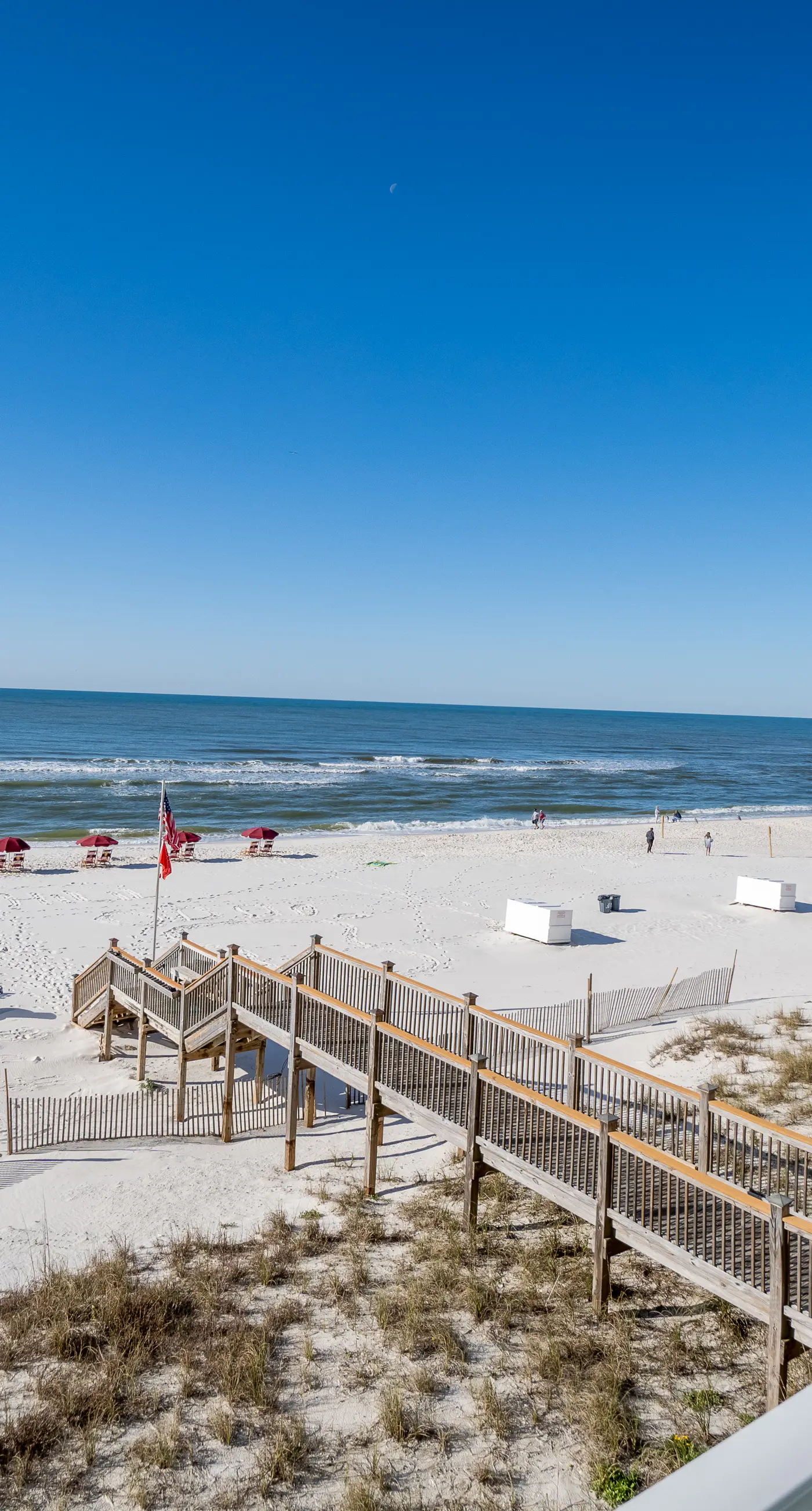 Inviting Gulf-front condo In Perdido Key with waterfront pool/hot tub and oceanfront balcony
