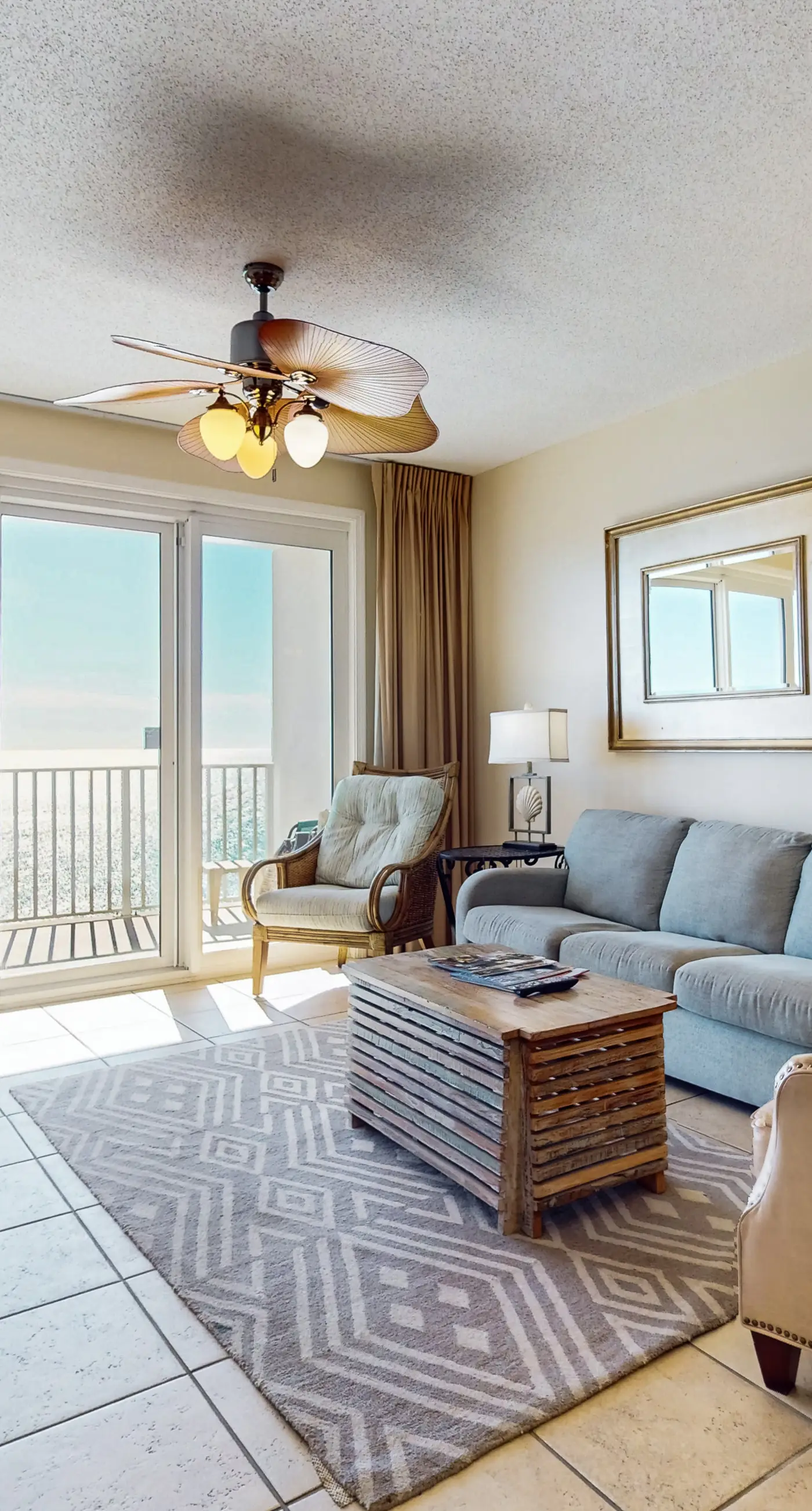 Inviting Gulf-front condo In Perdido Key with waterfront pool/hot tub and oceanfront balcony
