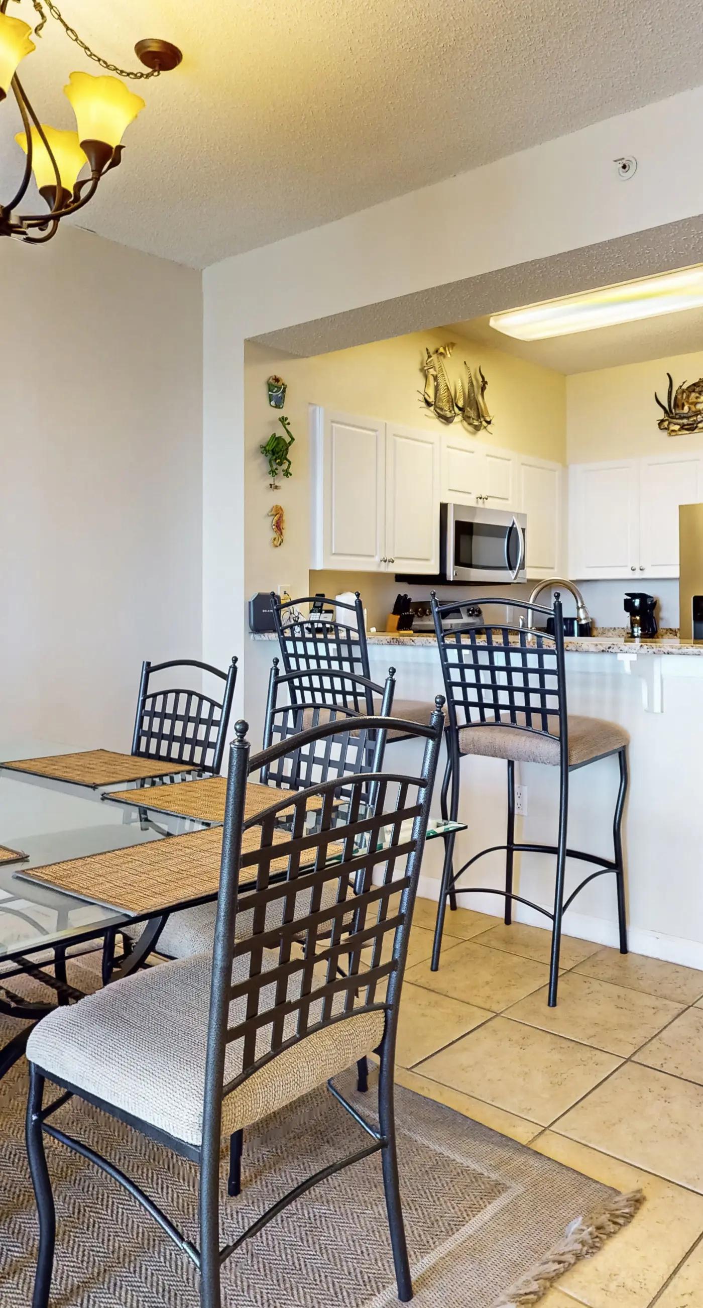 Inviting Gulf-front condo In Perdido Key with waterfront pool/hot tub and oceanfront balcony