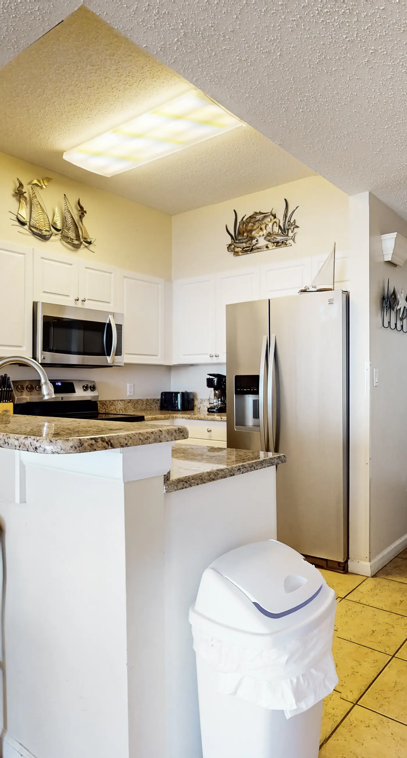 Inviting Gulf-front condo In Perdido Key with waterfront pool/hot tub and oceanfront balcony