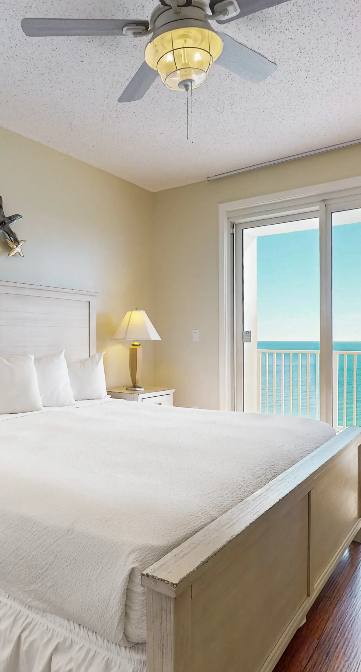 Inviting Gulf-front condo In Perdido Key with waterfront pool/hot tub and oceanfront balcony