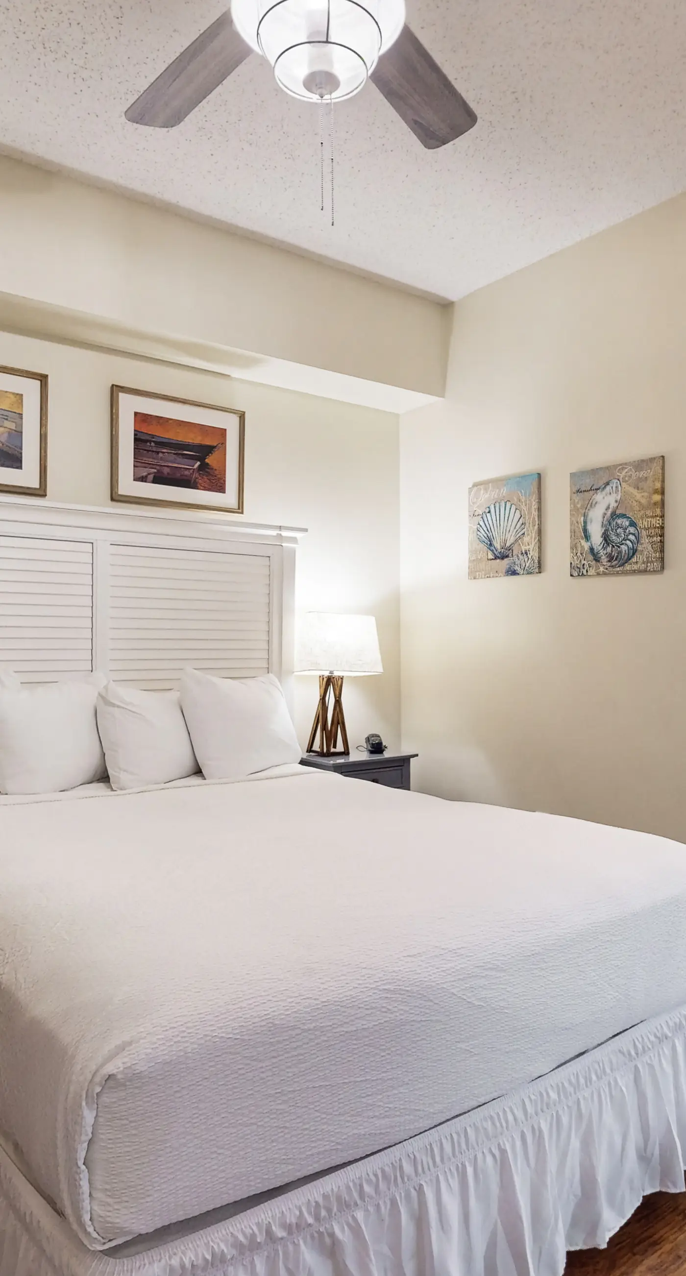 Inviting Gulf-front condo In Perdido Key with waterfront pool/hot tub and oceanfront balcony