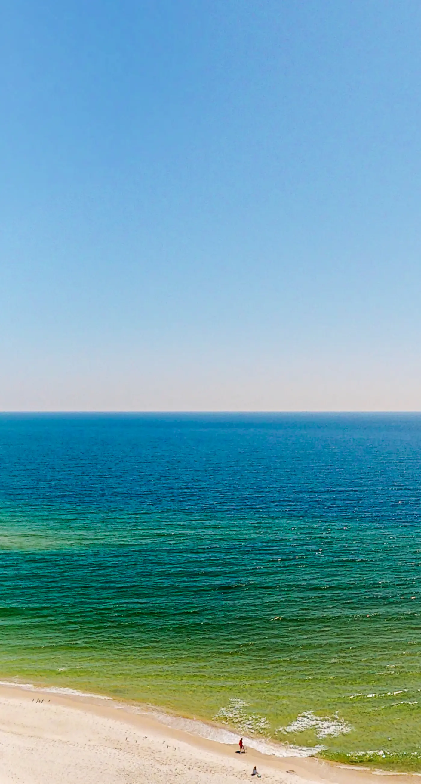 Inviting Gulf-front condo In Perdido Key with waterfront pool/hot tub and oceanfront balcony