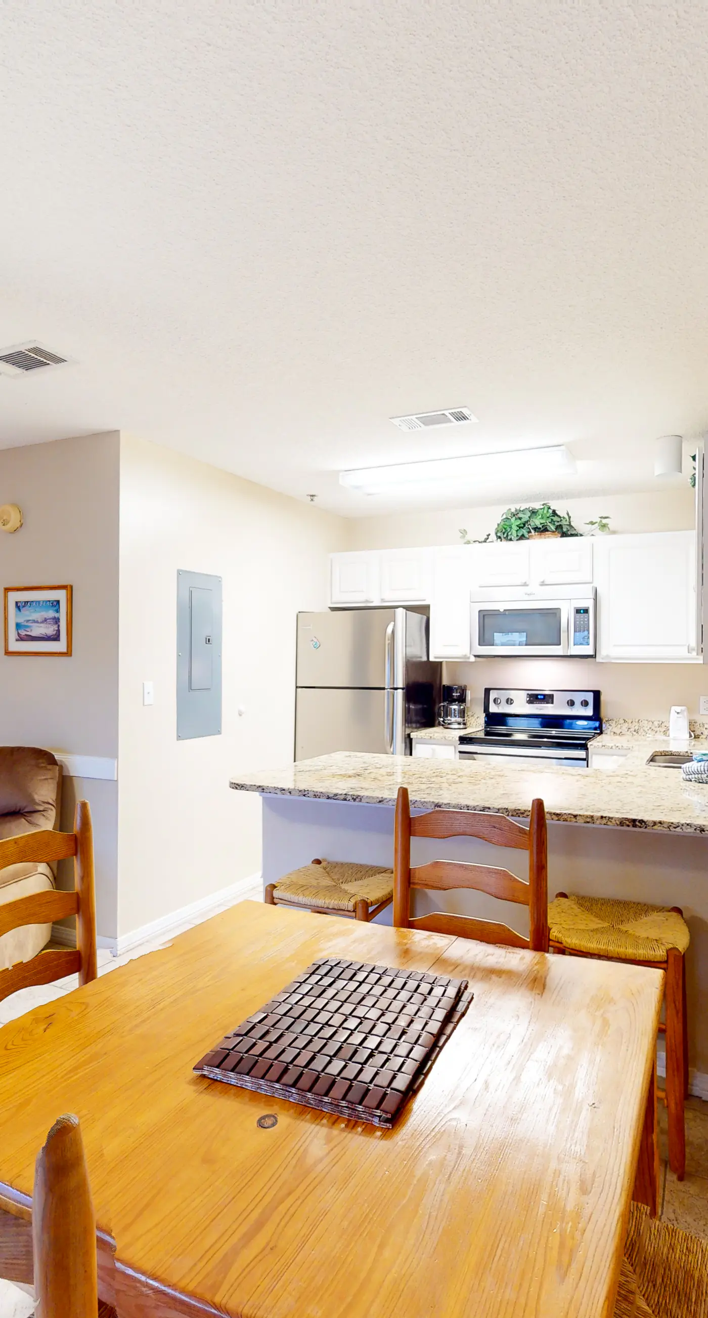 Ground-floor condo with pool, hot tub, & patio - walk to beach