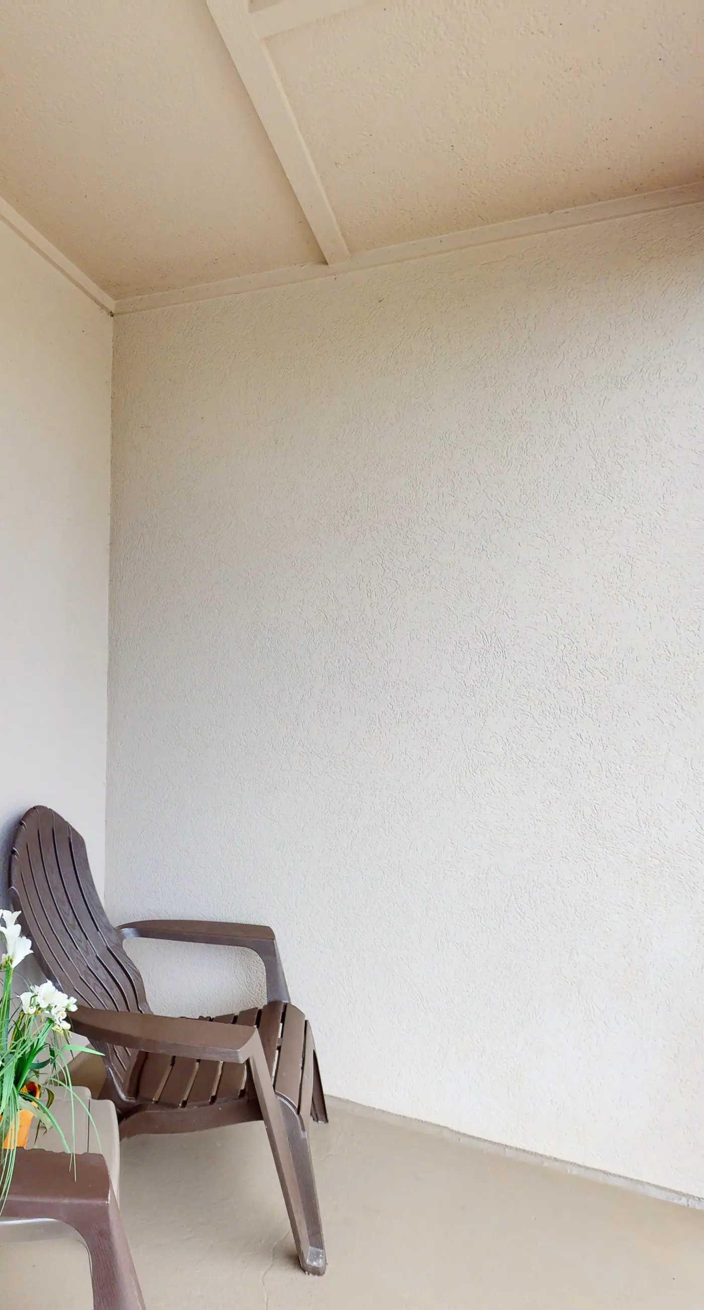 Ground-floor condo with pool, hot tub, & patio - walk to beach