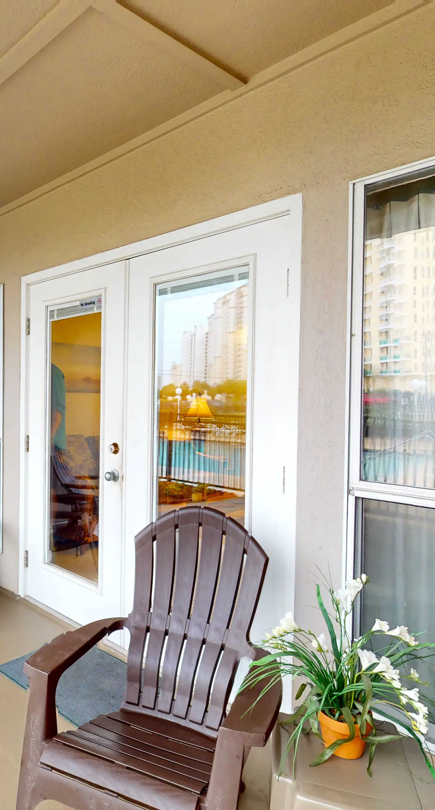 Ground-floor condo with pool, hot tub, & patio - walk to beach