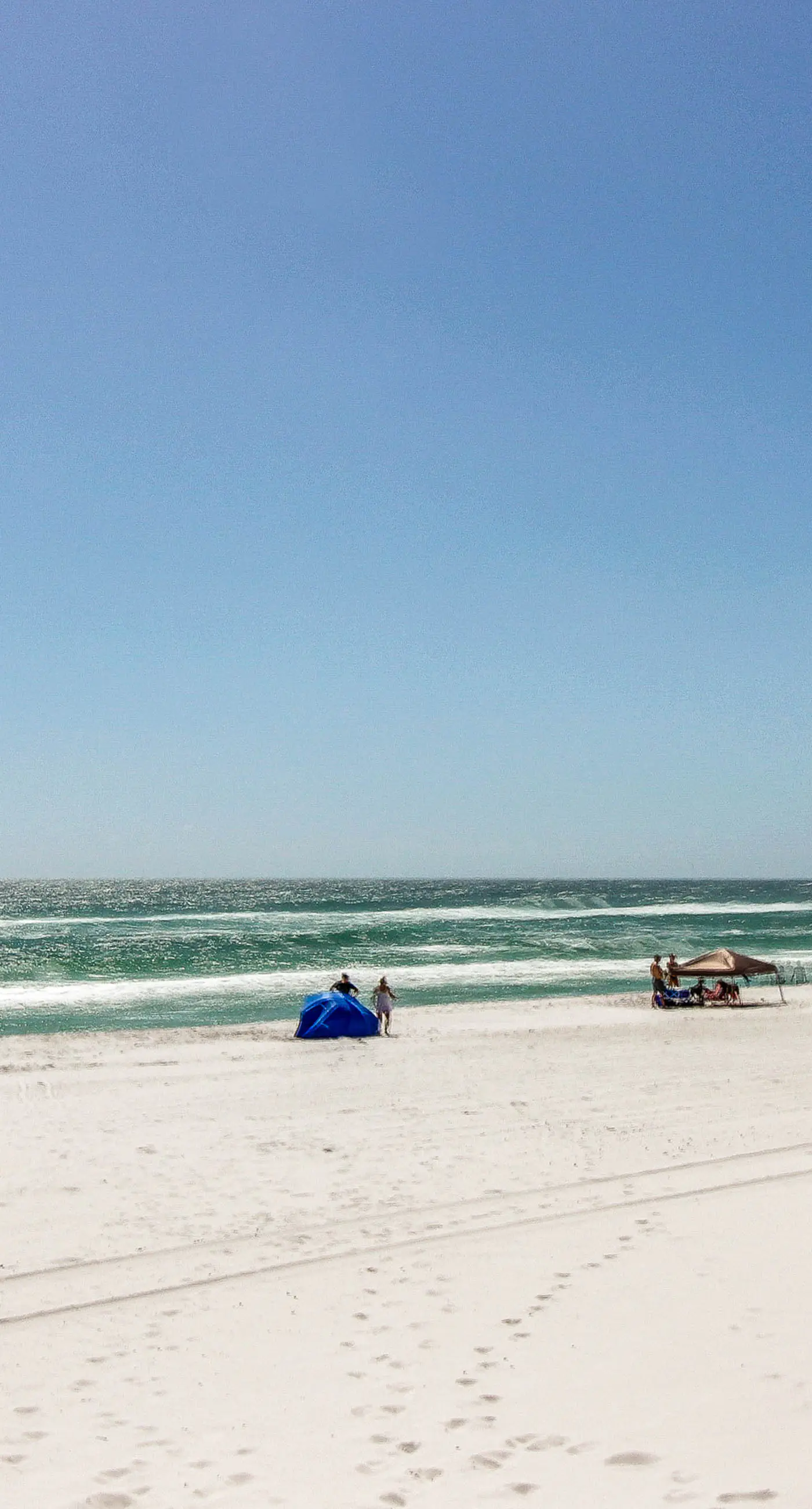 Ground-floor condo with pool, hot tub, & patio - walk to beach