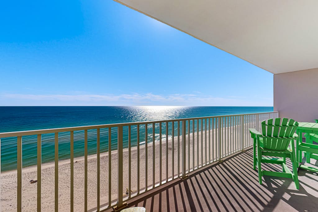 Inviting Gulf-front condo In Perdido Key with waterfront pool/hot tub and oceanfront balcony