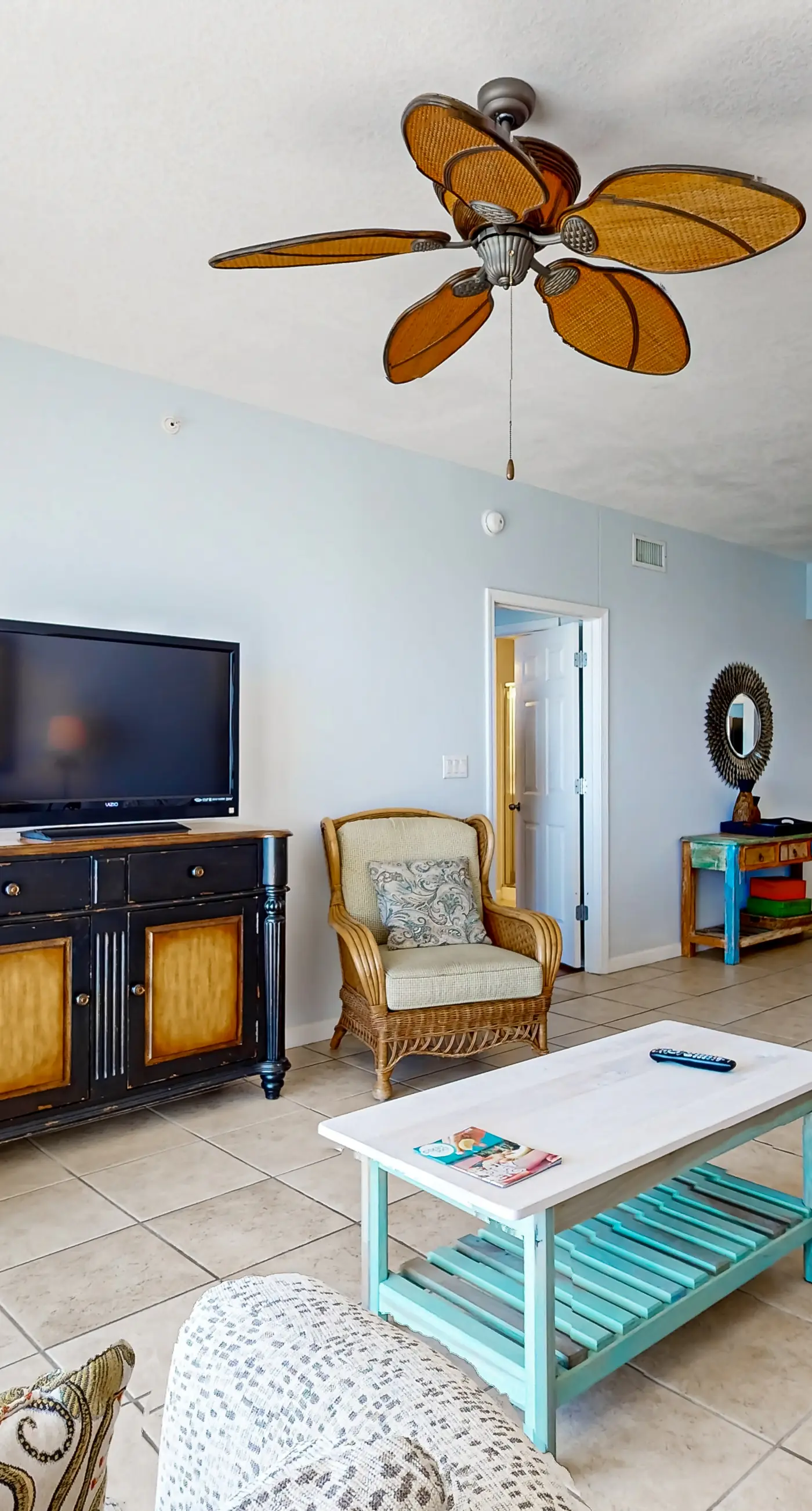 Inviting Gulf-front condo In Perdido Key with waterfront pool/hot tub and oceanfront balcony