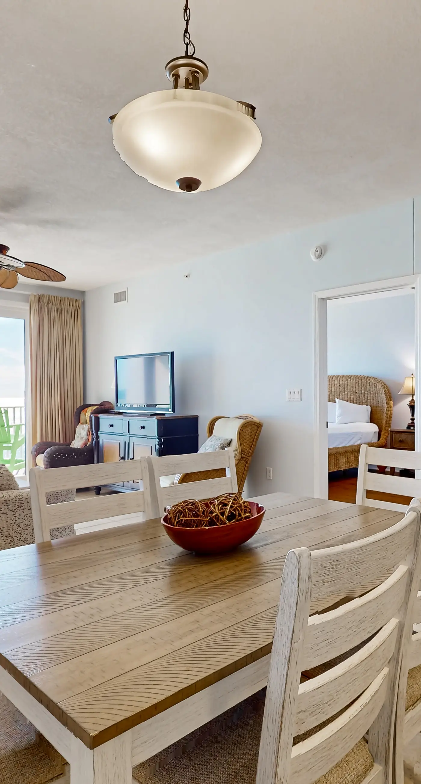 Inviting Gulf-front condo In Perdido Key with waterfront pool/hot tub and oceanfront balcony