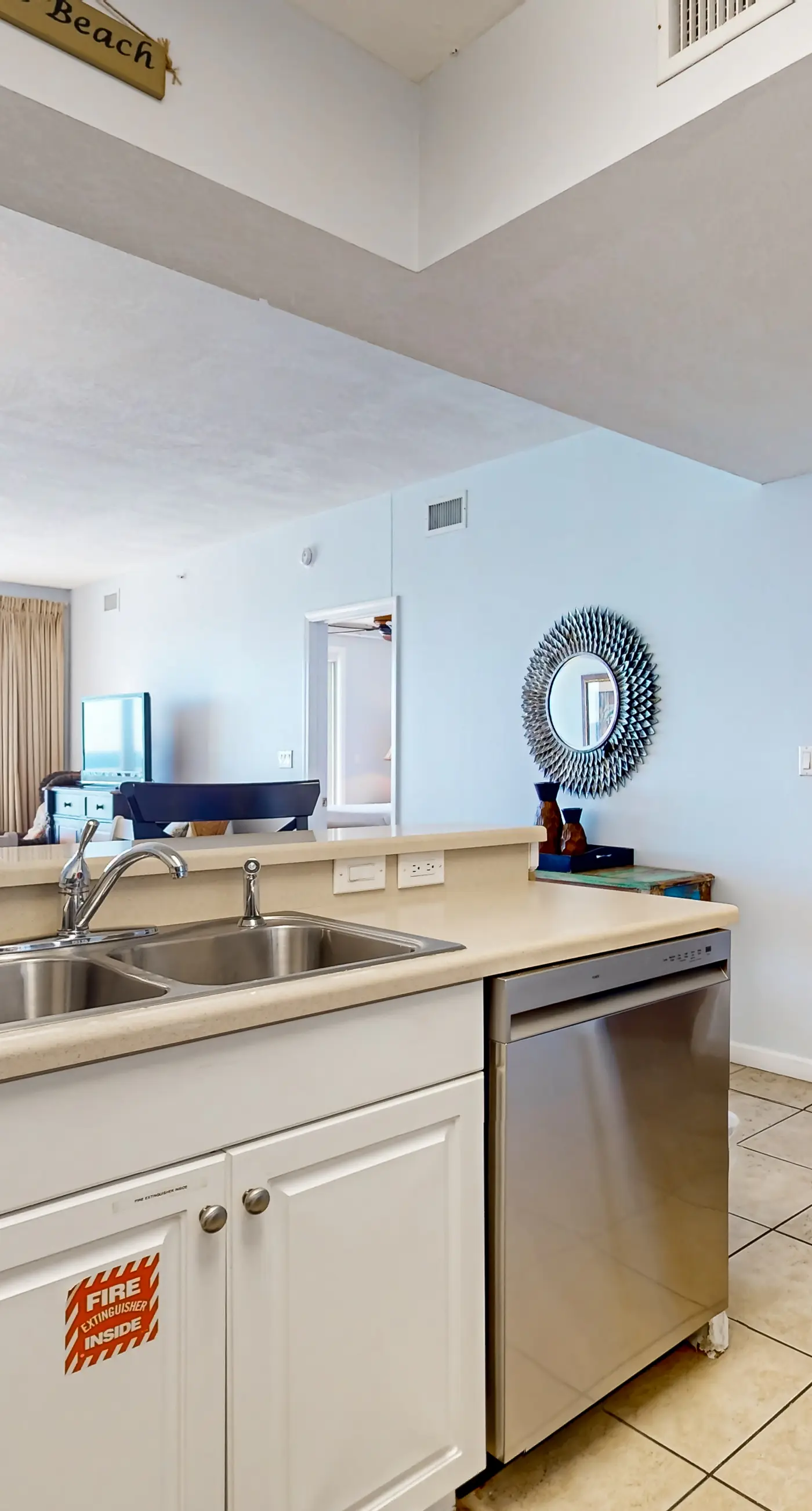 Inviting Gulf-front condo In Perdido Key with waterfront pool/hot tub and oceanfront balcony