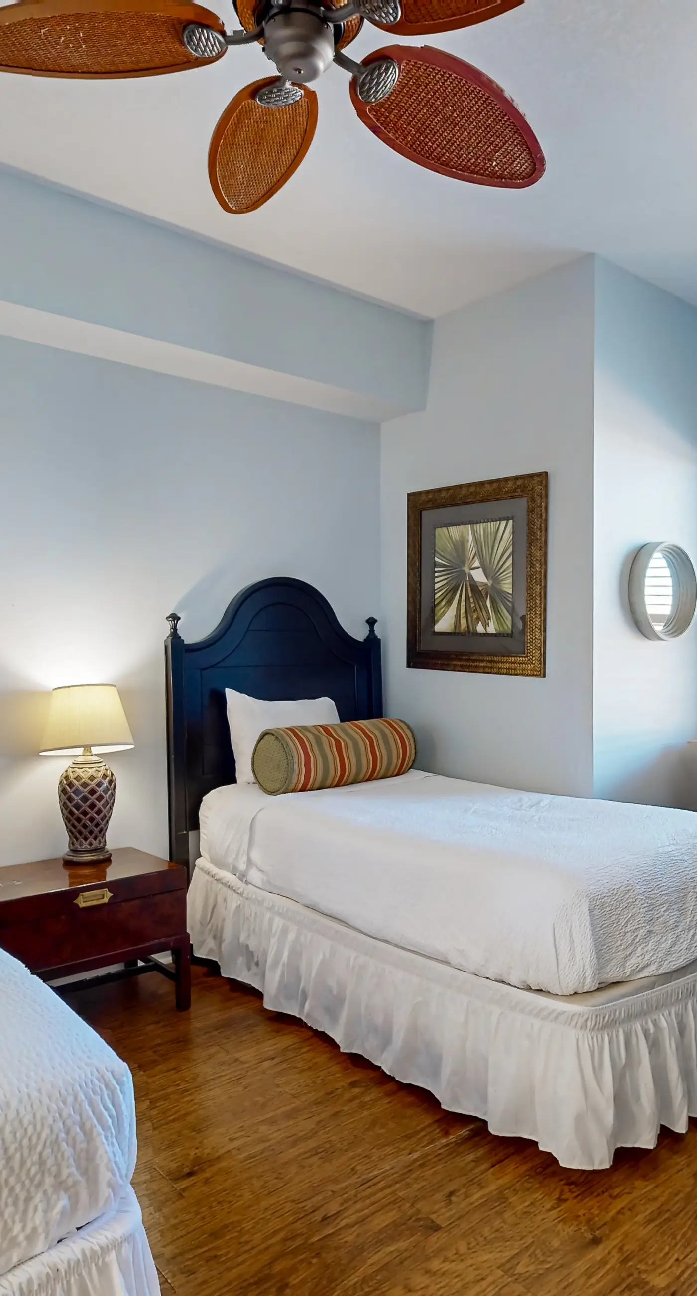 Inviting Gulf-front condo In Perdido Key with waterfront pool/hot tub and oceanfront balcony