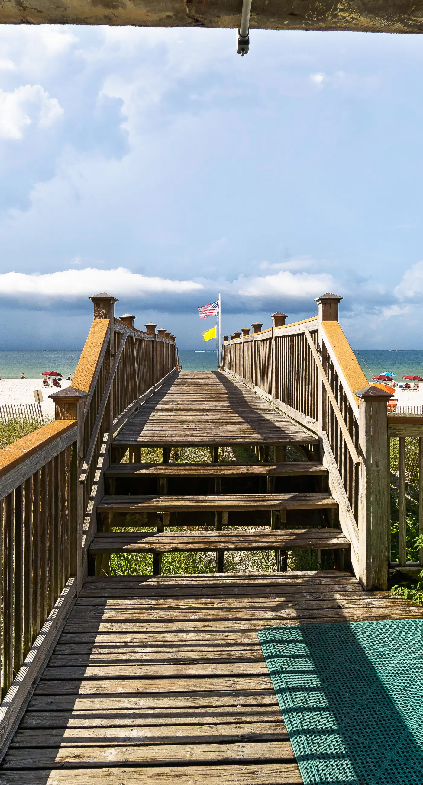 Inviting Gulf-front condo In Perdido Key with waterfront pool/hot tub and oceanfront balcony