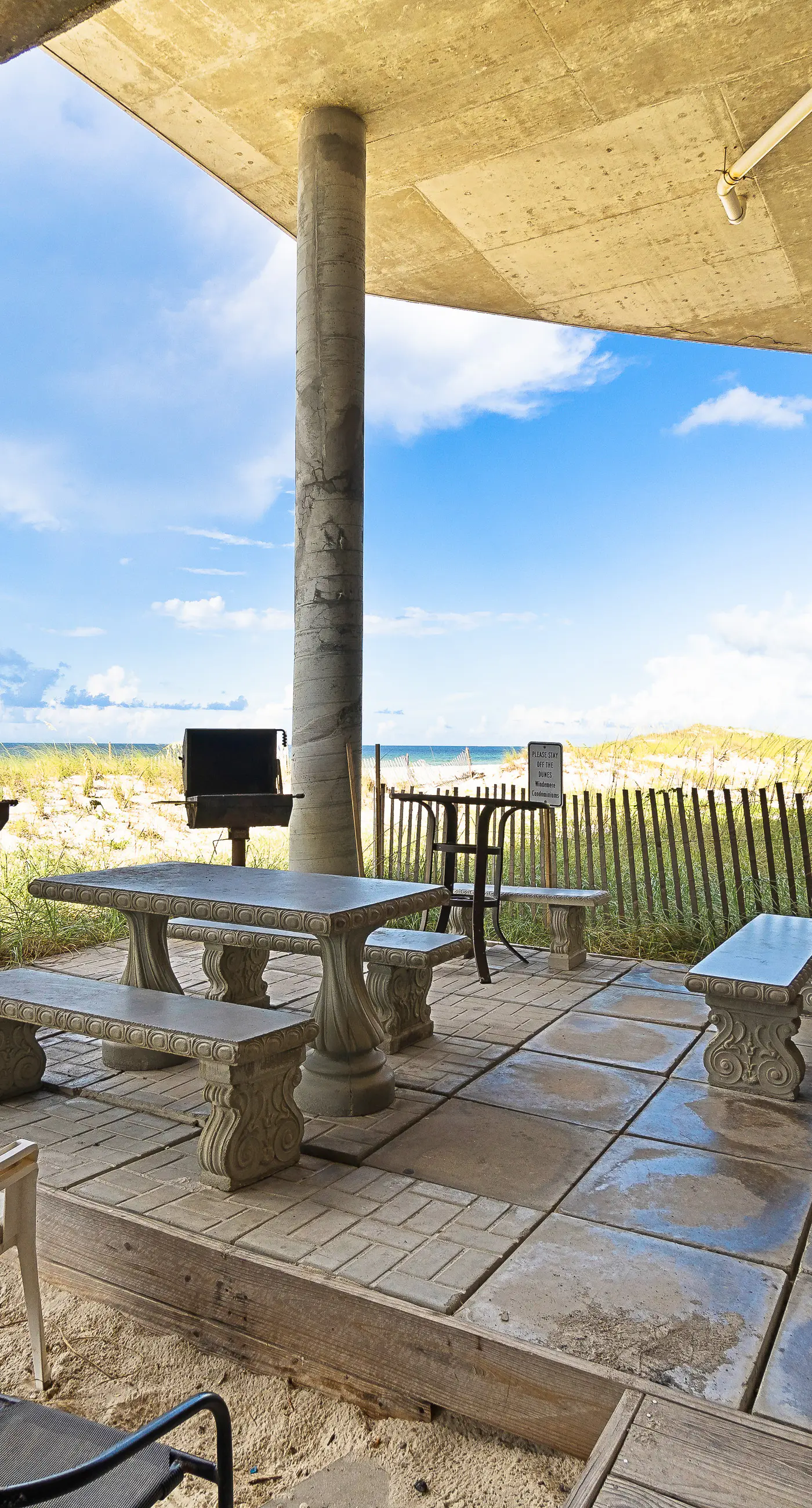 Inviting Gulf-front condo In Perdido Key with waterfront pool/hot tub and oceanfront balcony