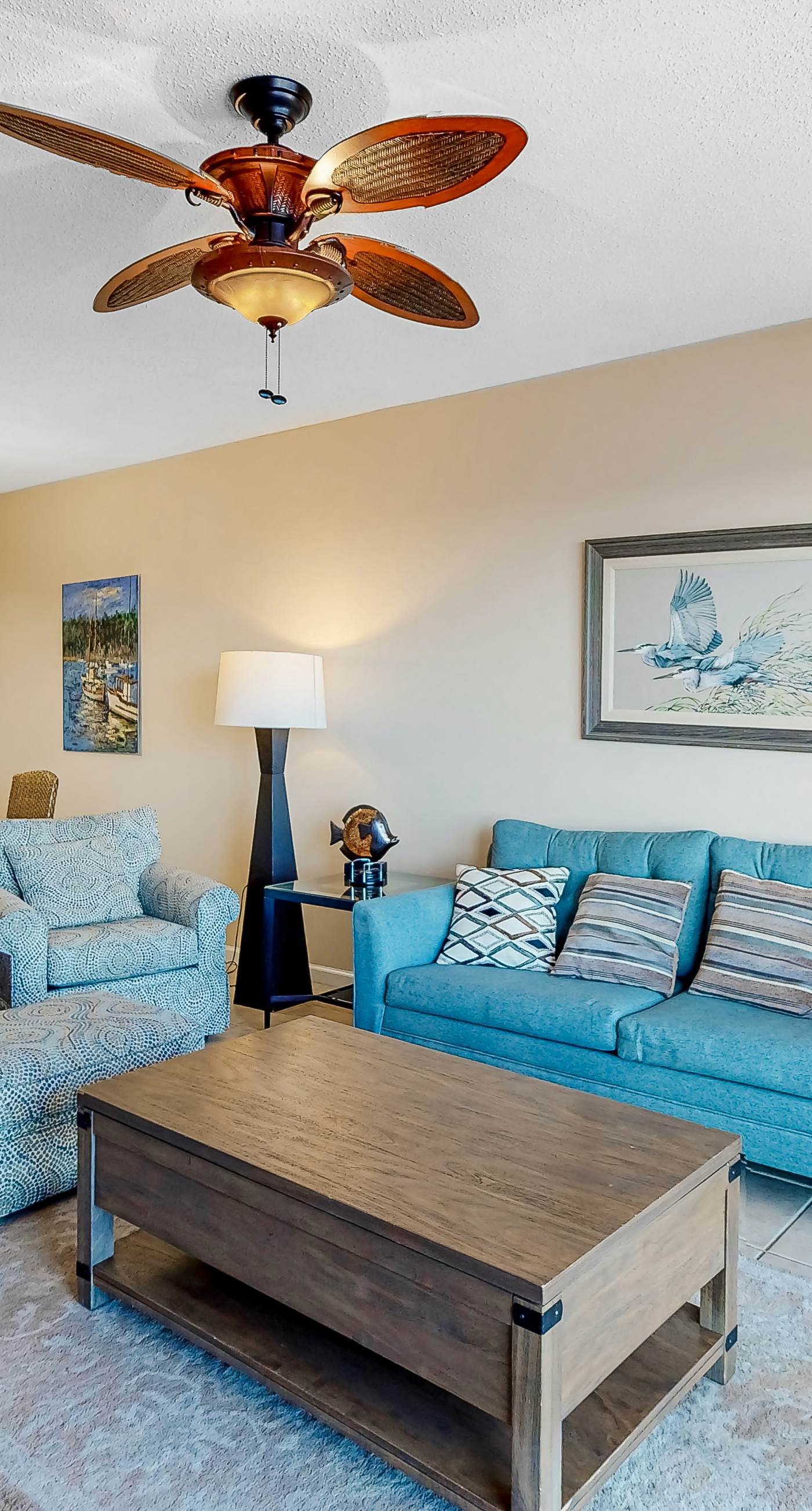 Inviting Gulf-front condo In Perdido Key with waterfront pool/hot tub and oceanfront balcony