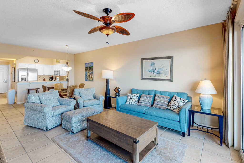 Inviting Gulf-front condo In Perdido Key with waterfront pool/hot tub and oceanfront balcony
