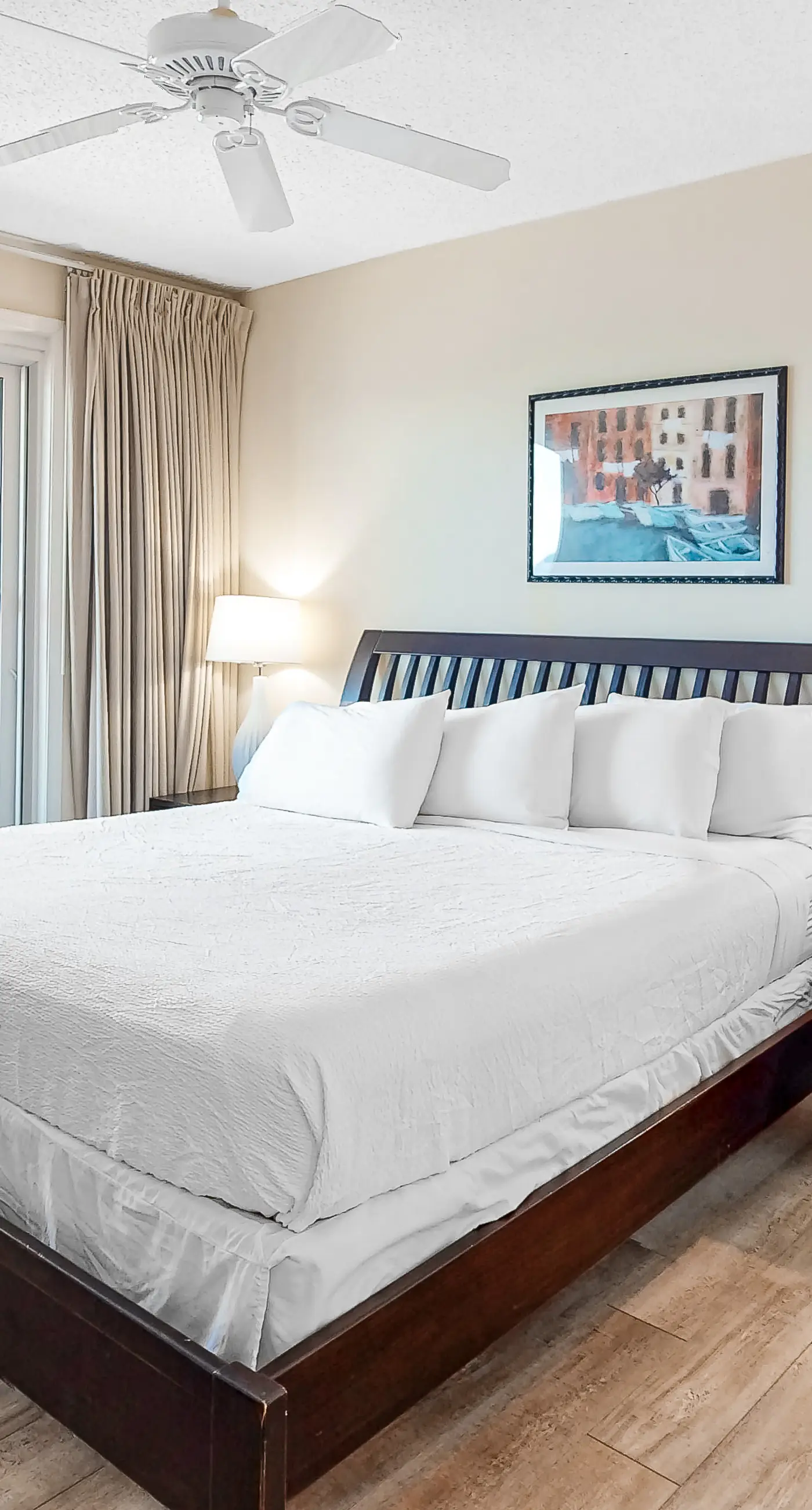 Inviting Gulf-front condo In Perdido Key with waterfront pool/hot tub and oceanfront balcony