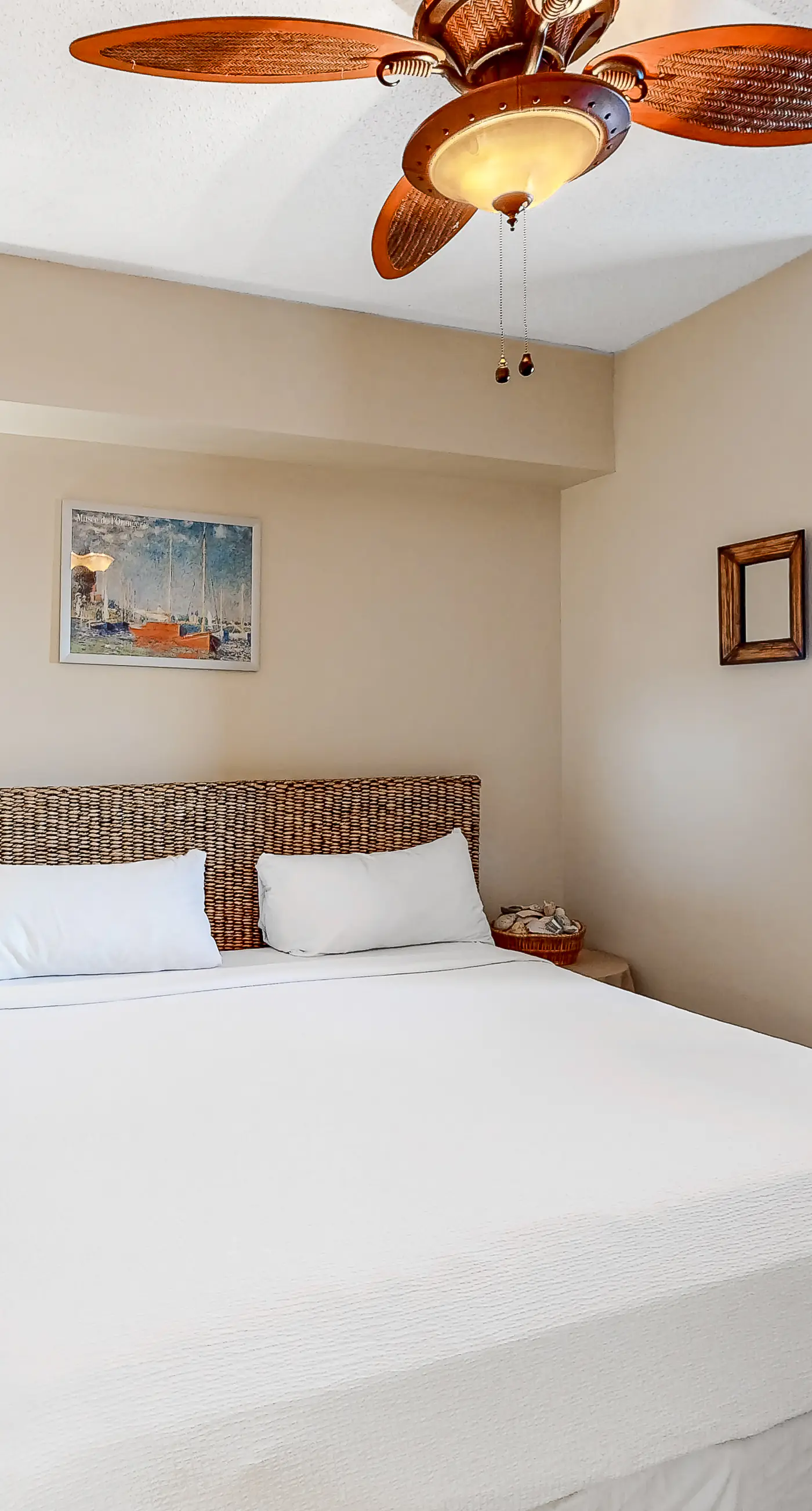 Inviting Gulf-front condo In Perdido Key with waterfront pool/hot tub and oceanfront balcony