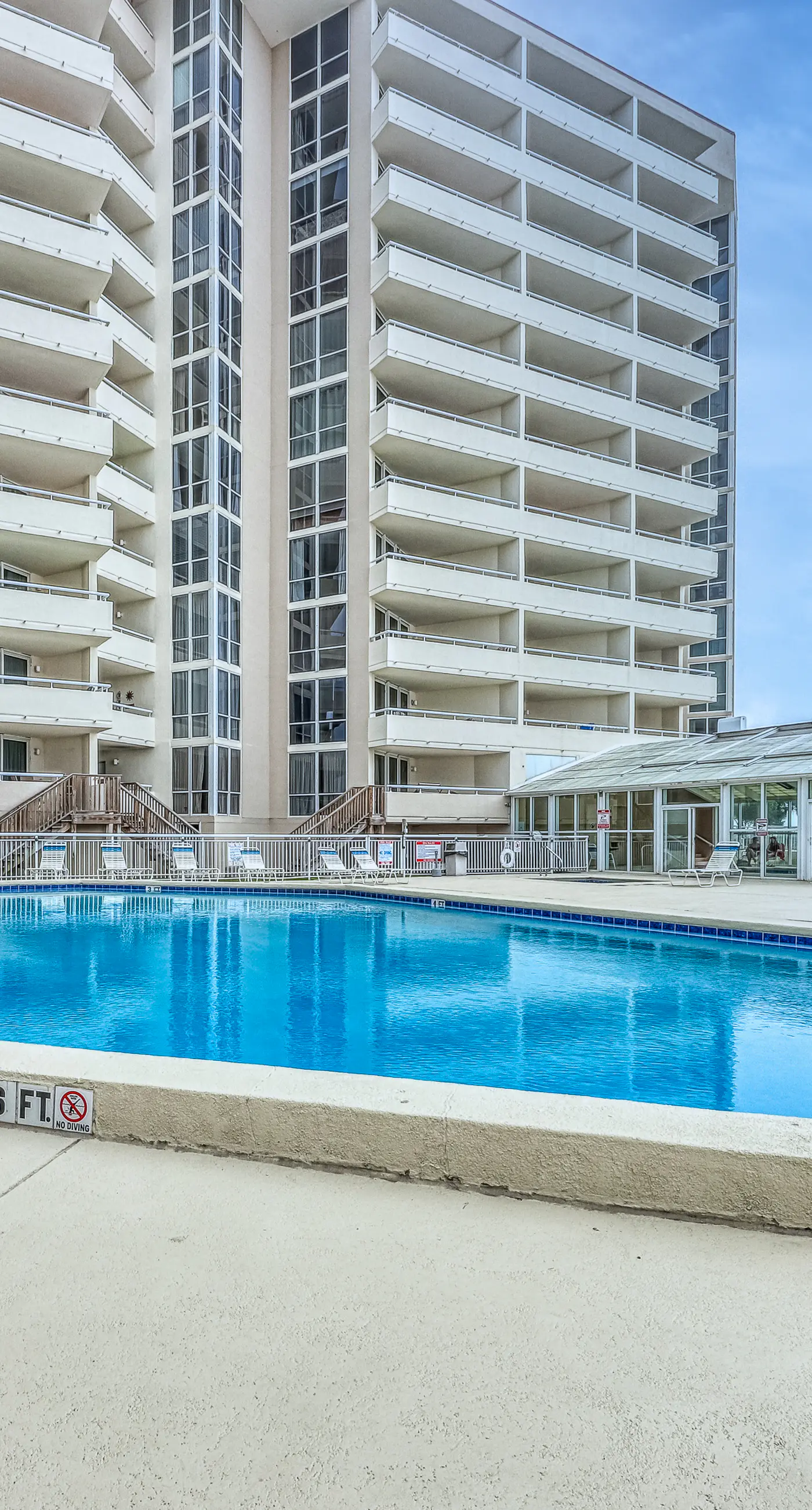 Top-Floor, Gulf-Front Condo w/ Balcony, Beach Access & Shared Pools/Hot Tub/Gym