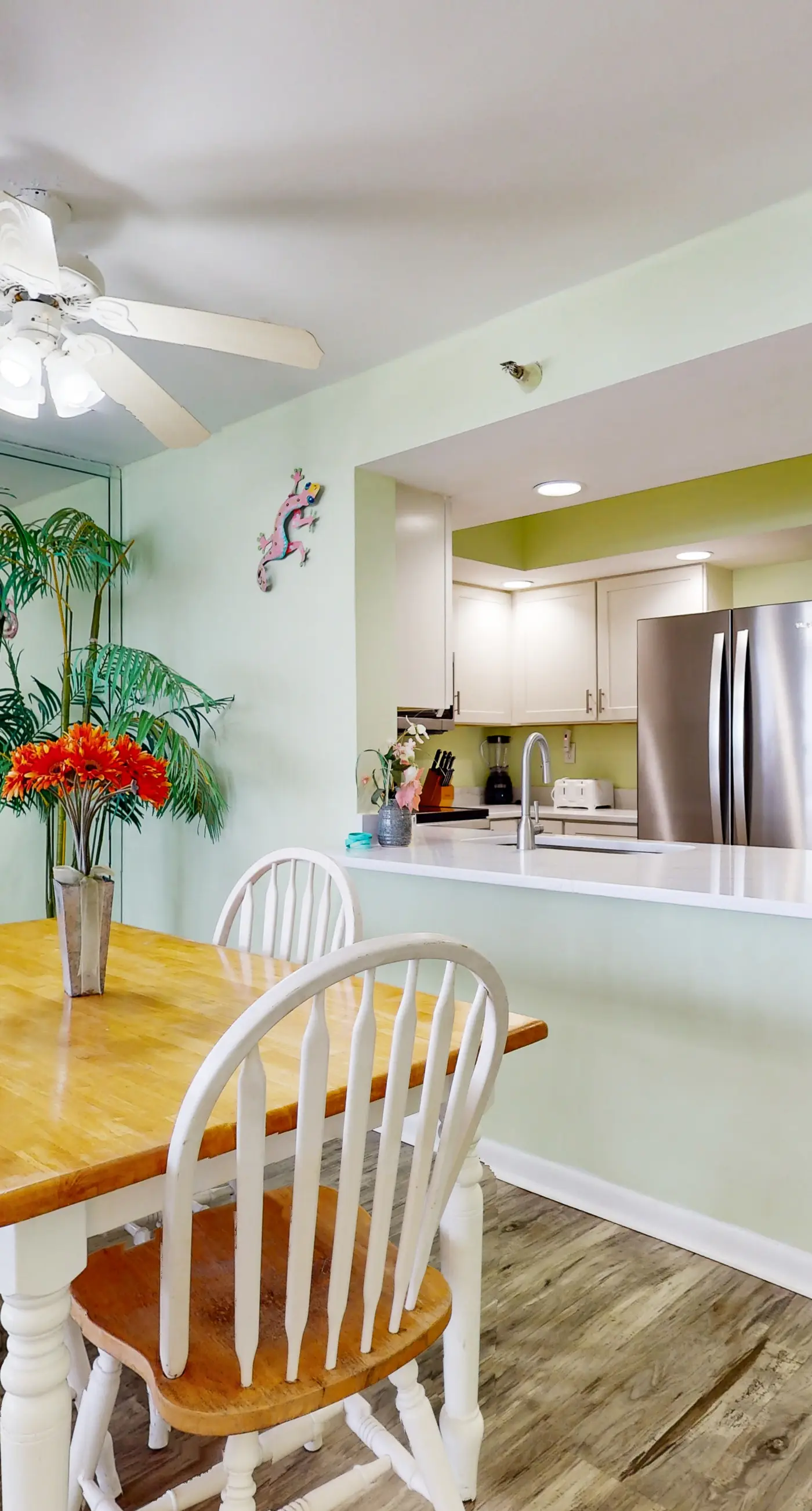 Top-Floor, Gulf-Front Condo w/ Balcony, Beach Access & Shared Pools/Hot Tub/Gym