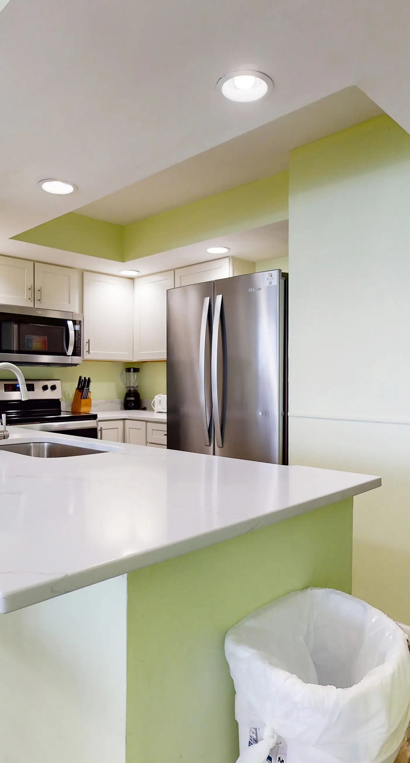 Top-Floor, Gulf-Front Condo w/ Balcony, Beach Access & Shared Pools/Hot Tub/Gym