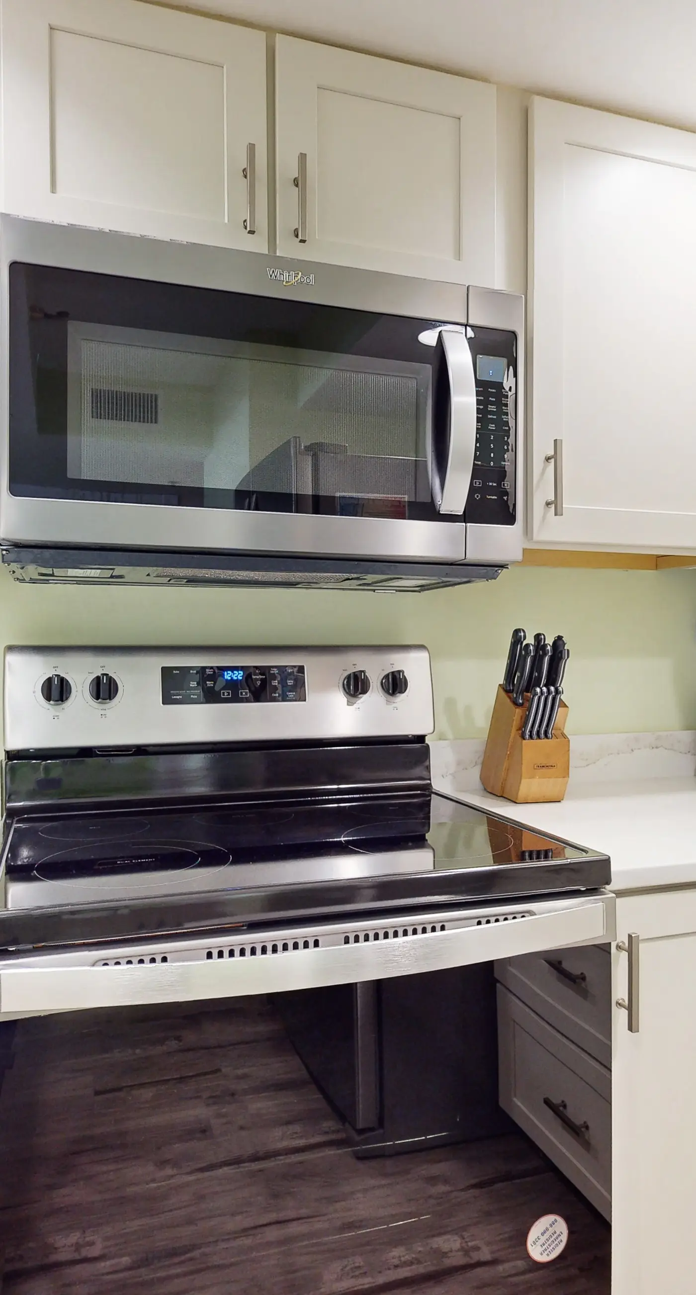 Top-Floor, Gulf-Front Condo w/ Balcony, Beach Access & Shared Pools/Hot Tub/Gym