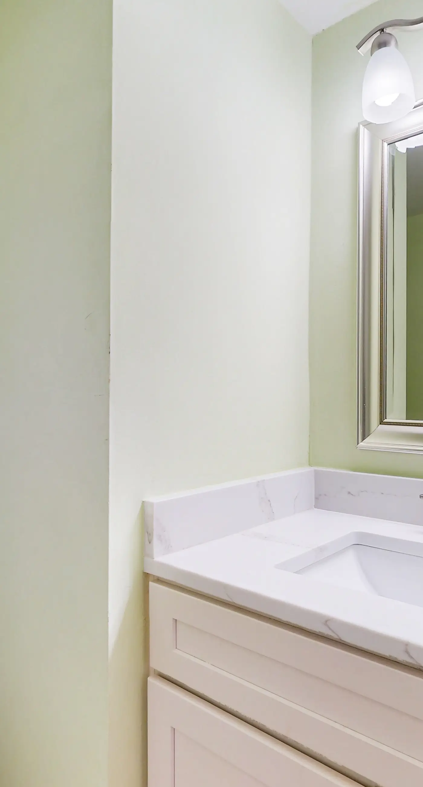 Top-Floor, Gulf-Front Condo w/ Balcony, Beach Access & Shared Pools/Hot Tub/Gym