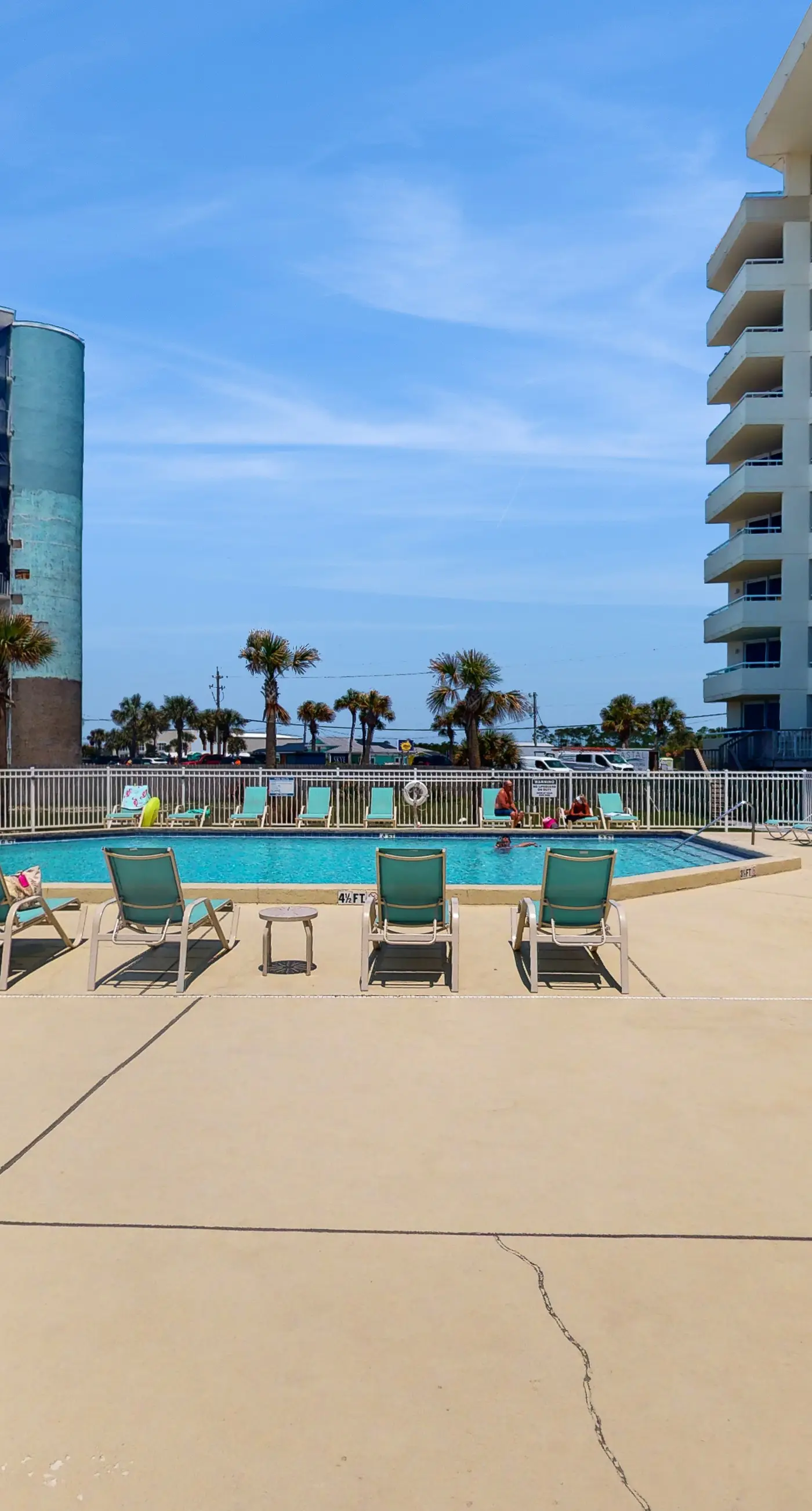 Top-Floor, Gulf-Front Condo w/ Balcony, Beach Access & Shared Pools/Hot Tub/Gym