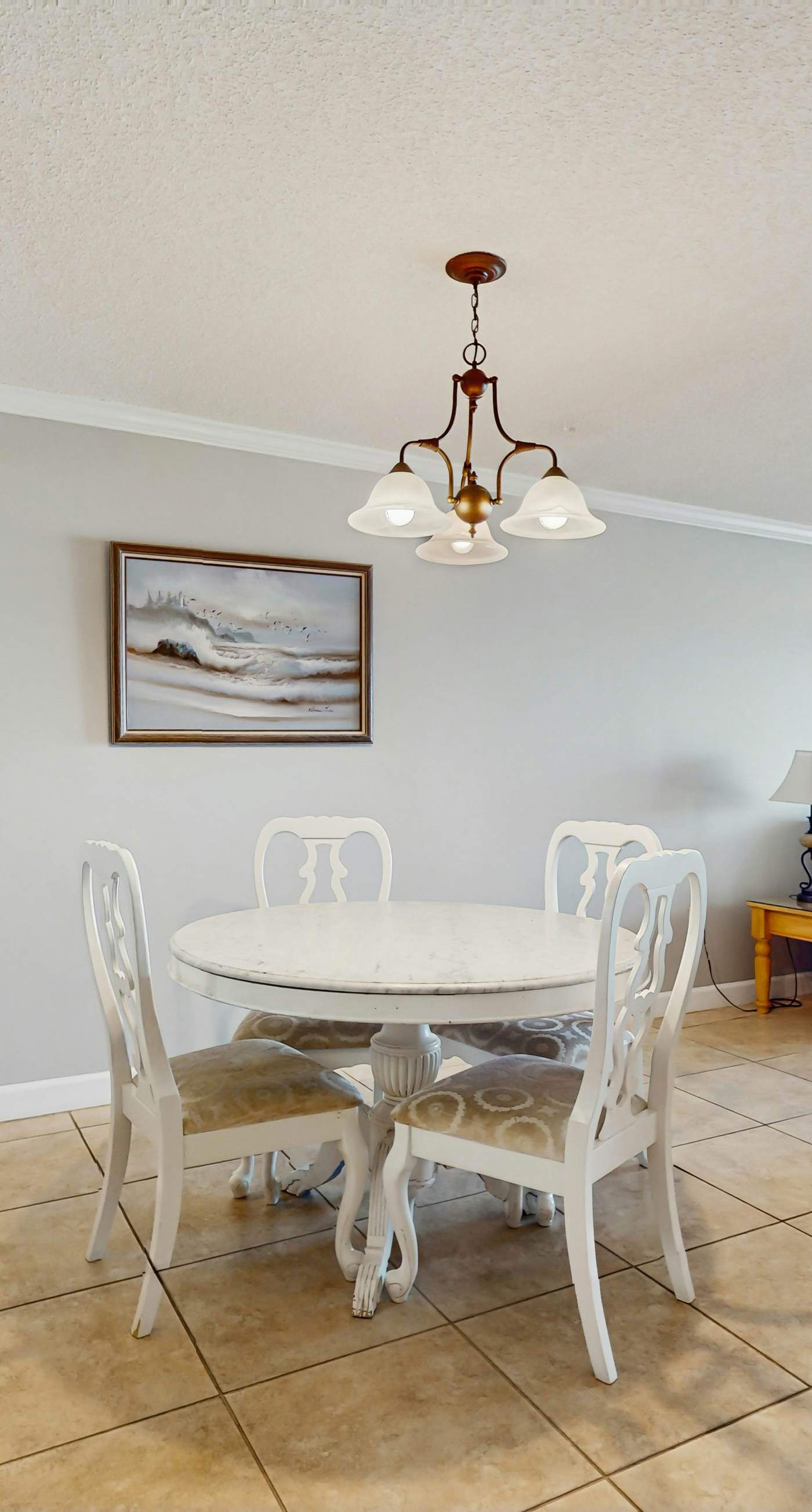 Gorgeous Oceanfront condo with washer/dryer, Gulf-front balcony & pool/hot tub