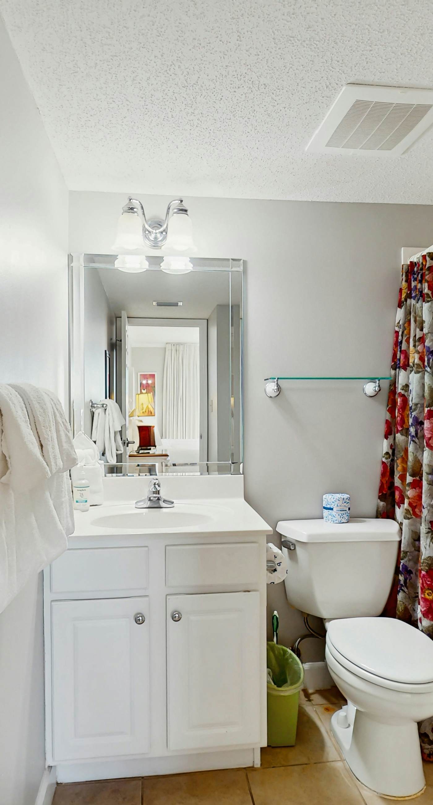 Gorgeous Oceanfront condo with washer/dryer, Gulf-front balcony & pool/hot tub