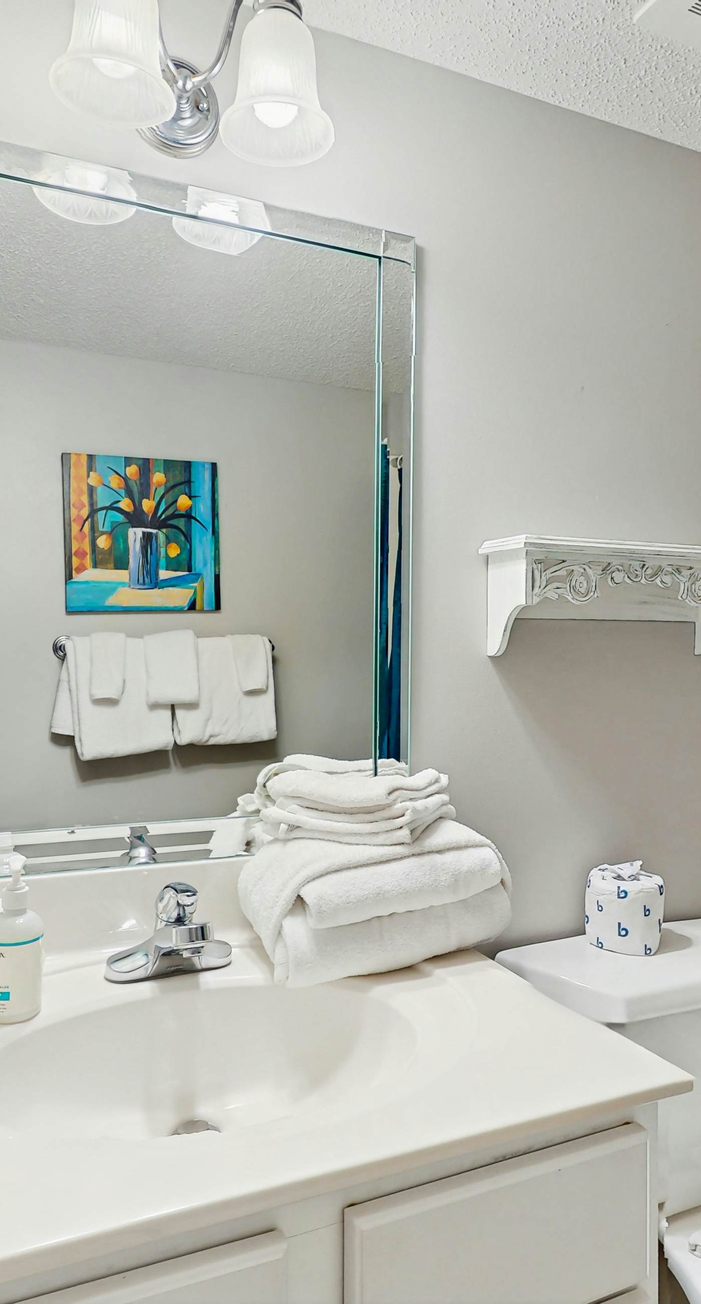 Gorgeous Oceanfront condo with washer/dryer, Gulf-front balcony & pool/hot tub