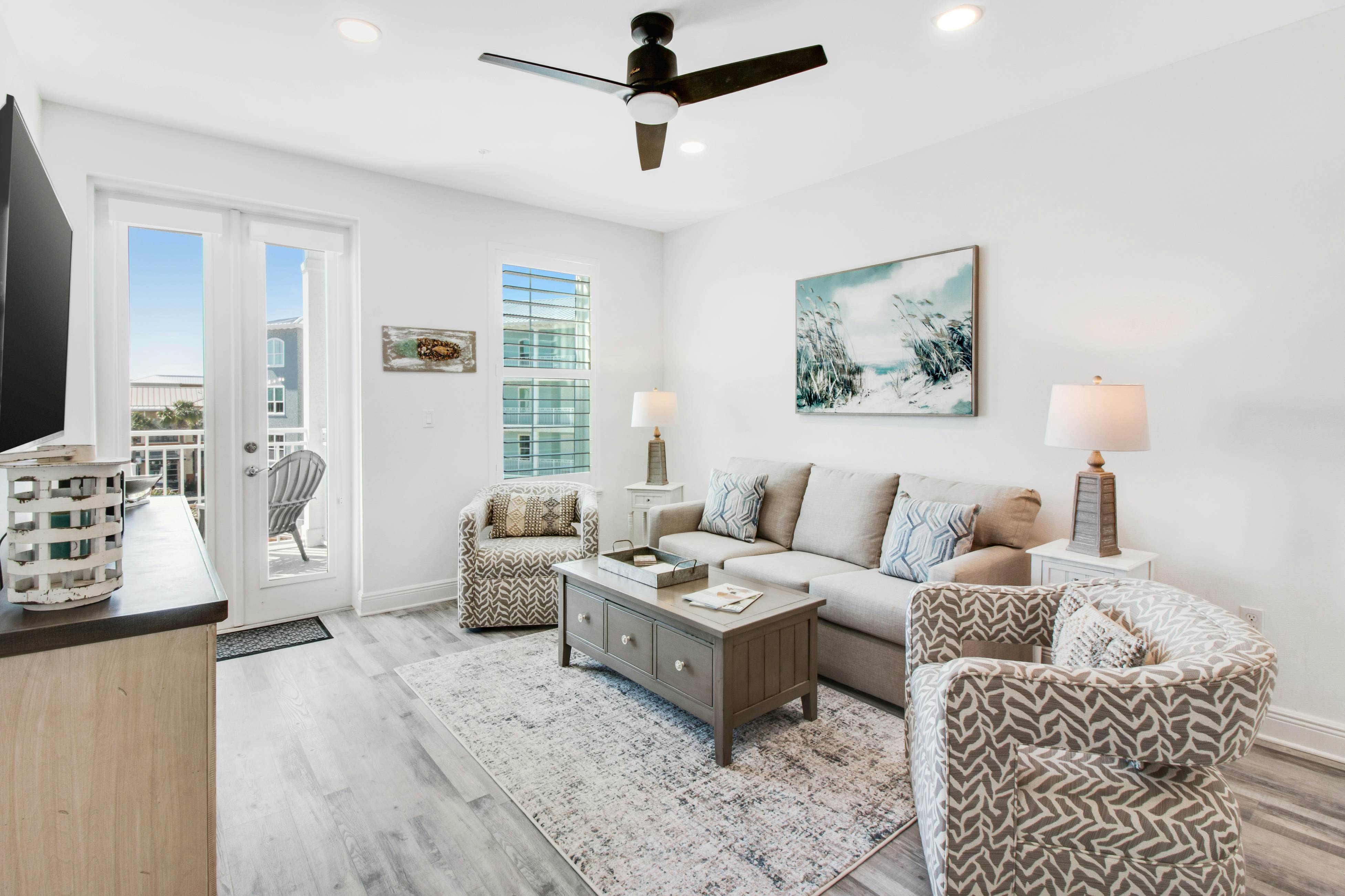 Luxury Family-Friendly Condo with Three Shared Pools, Hot Tubs, WiFi, AC, and W&D