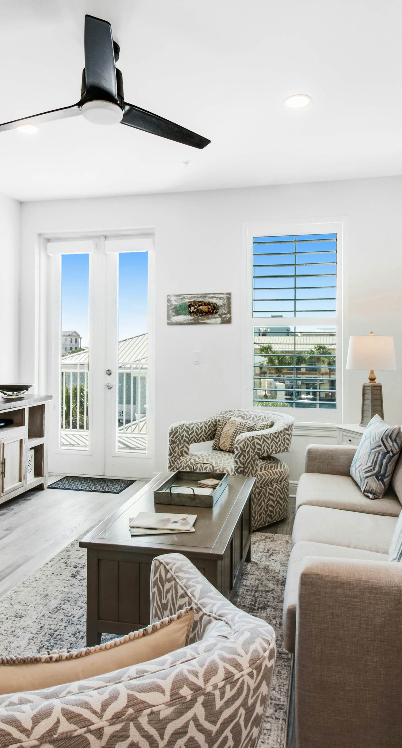 Luxury Family-Friendly Condo with Three Shared Pools, Hot Tubs, WiFi, AC, and W&D